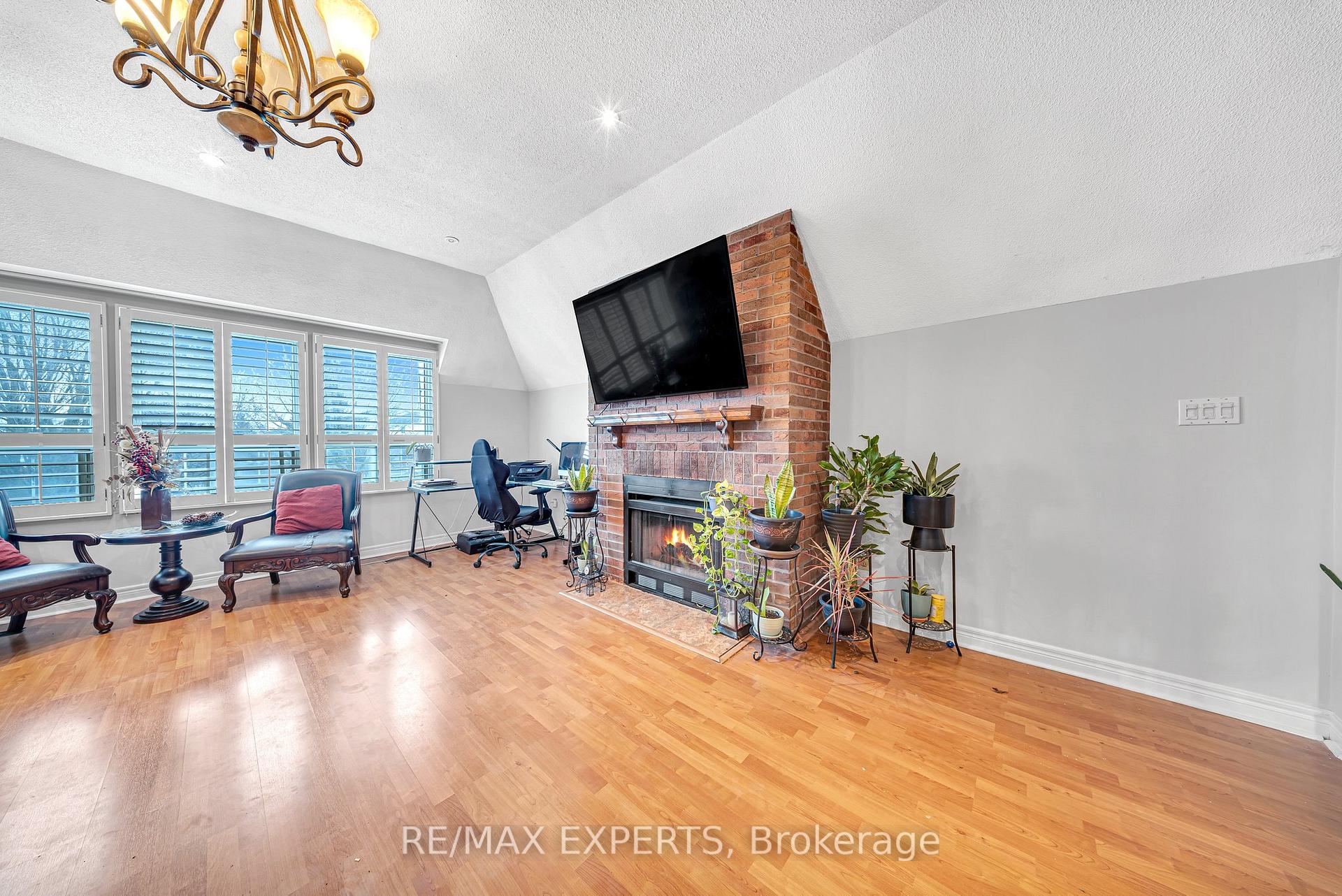 Photo 16 of 68 Wicks Drive, Ajax, Central East — HOMEH