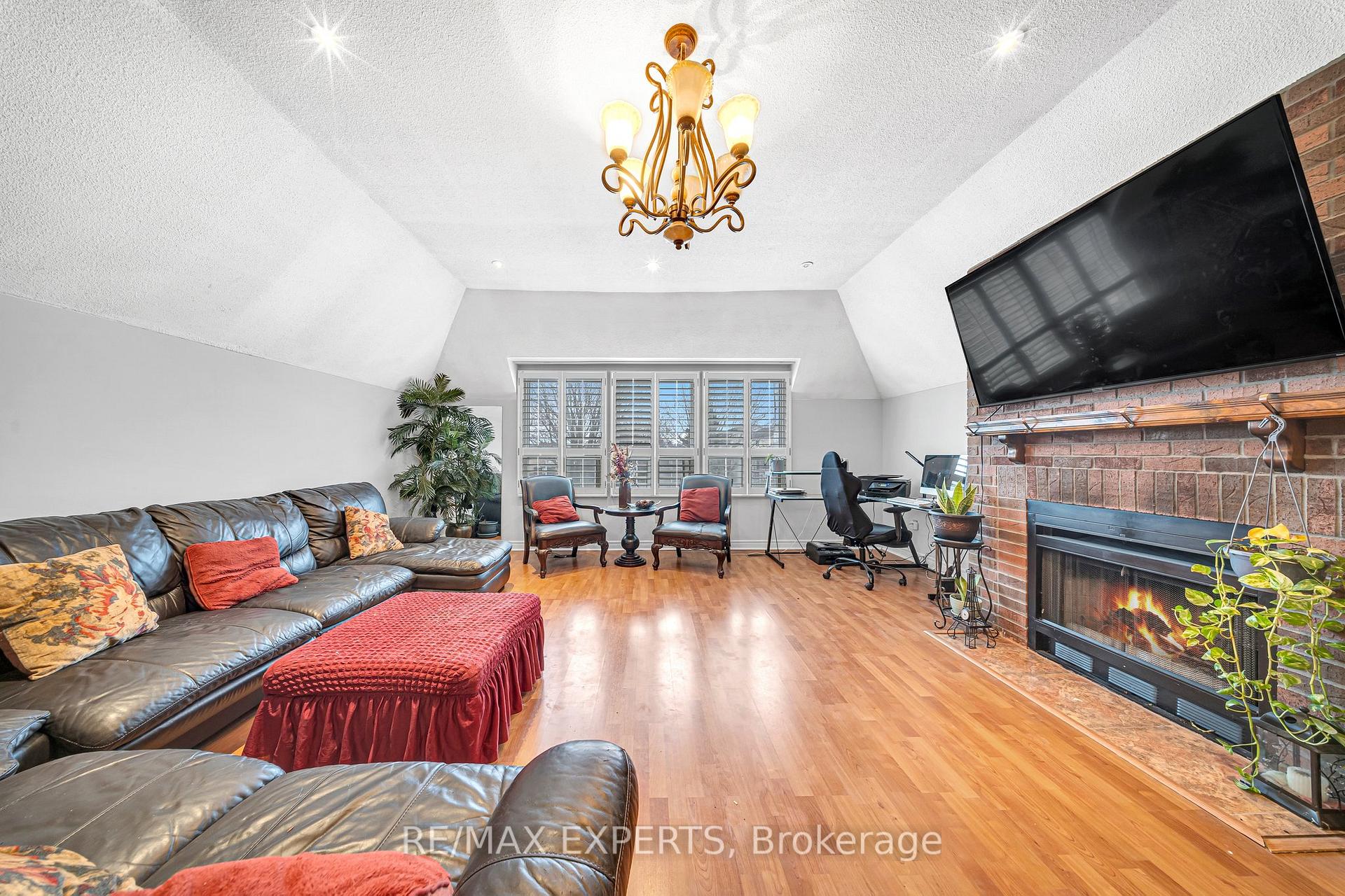 Photo 17 of 68 Wicks Drive, Ajax, Central East — HOMEH