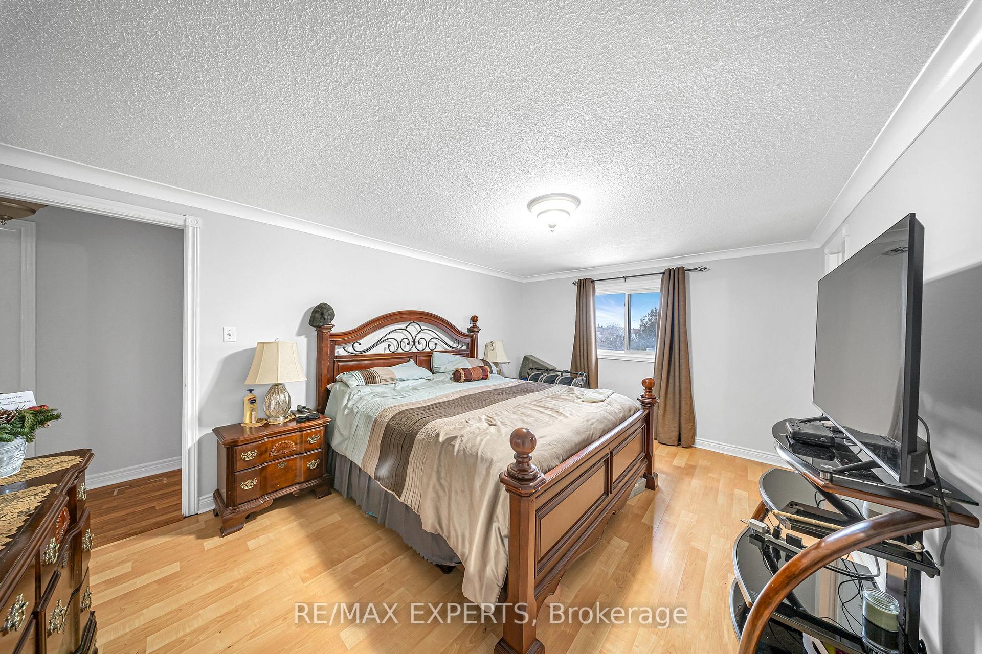 Photo 20 of 68 Wicks Drive, Ajax, Central East — HOMEH