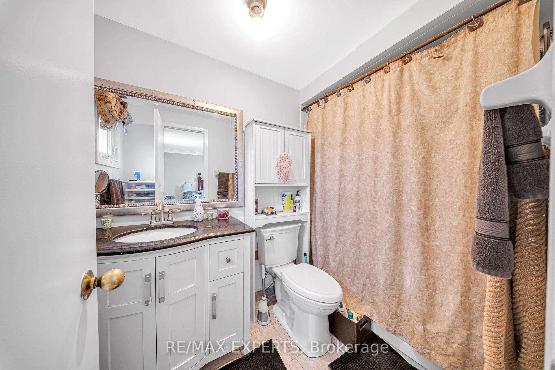 Photo 23 of 68 Wicks Drive, Ajax, Central East — HOMEH
