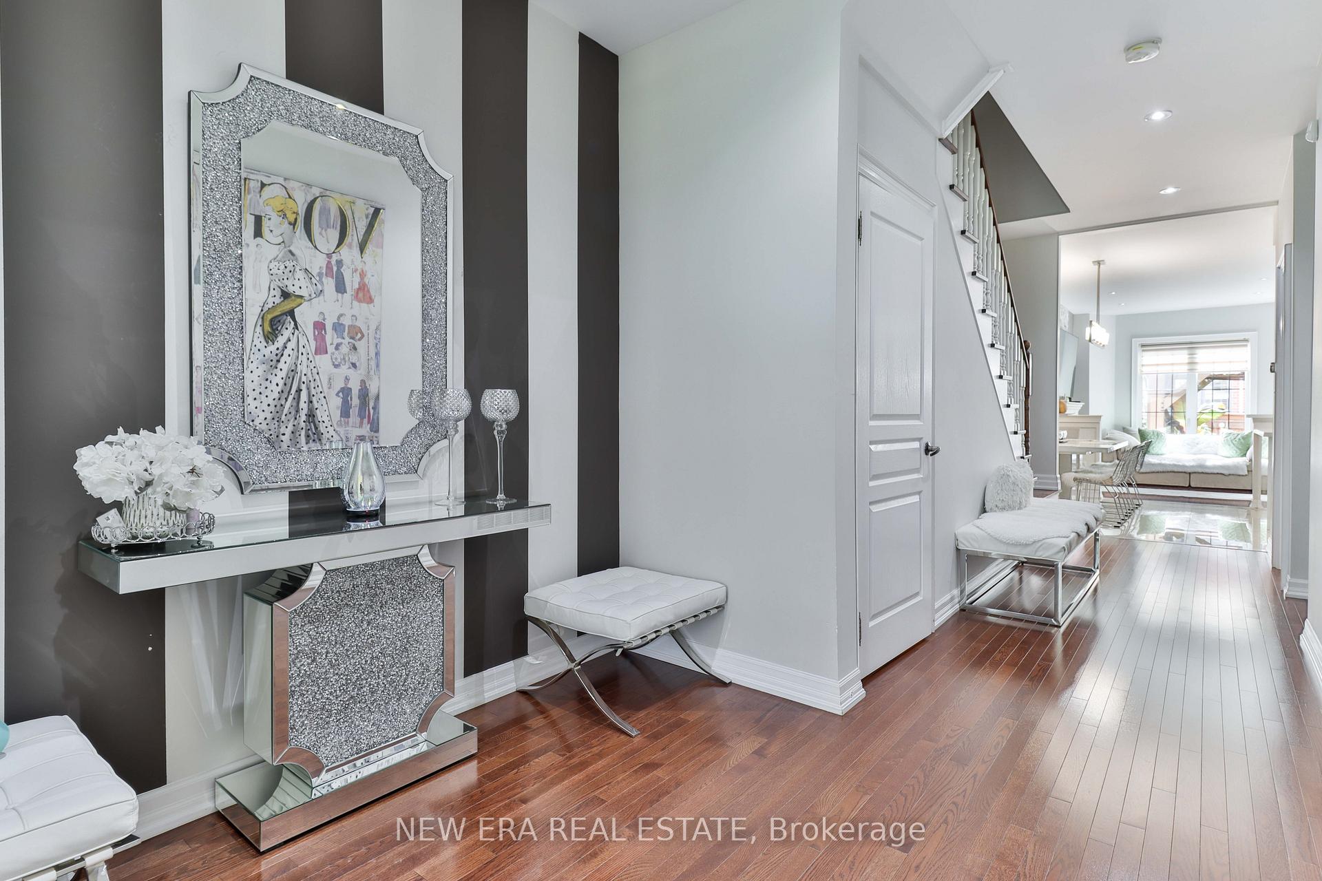 Photo 4 of 5 Sibella Way, Vaughan, Vellore Village — HOMEH