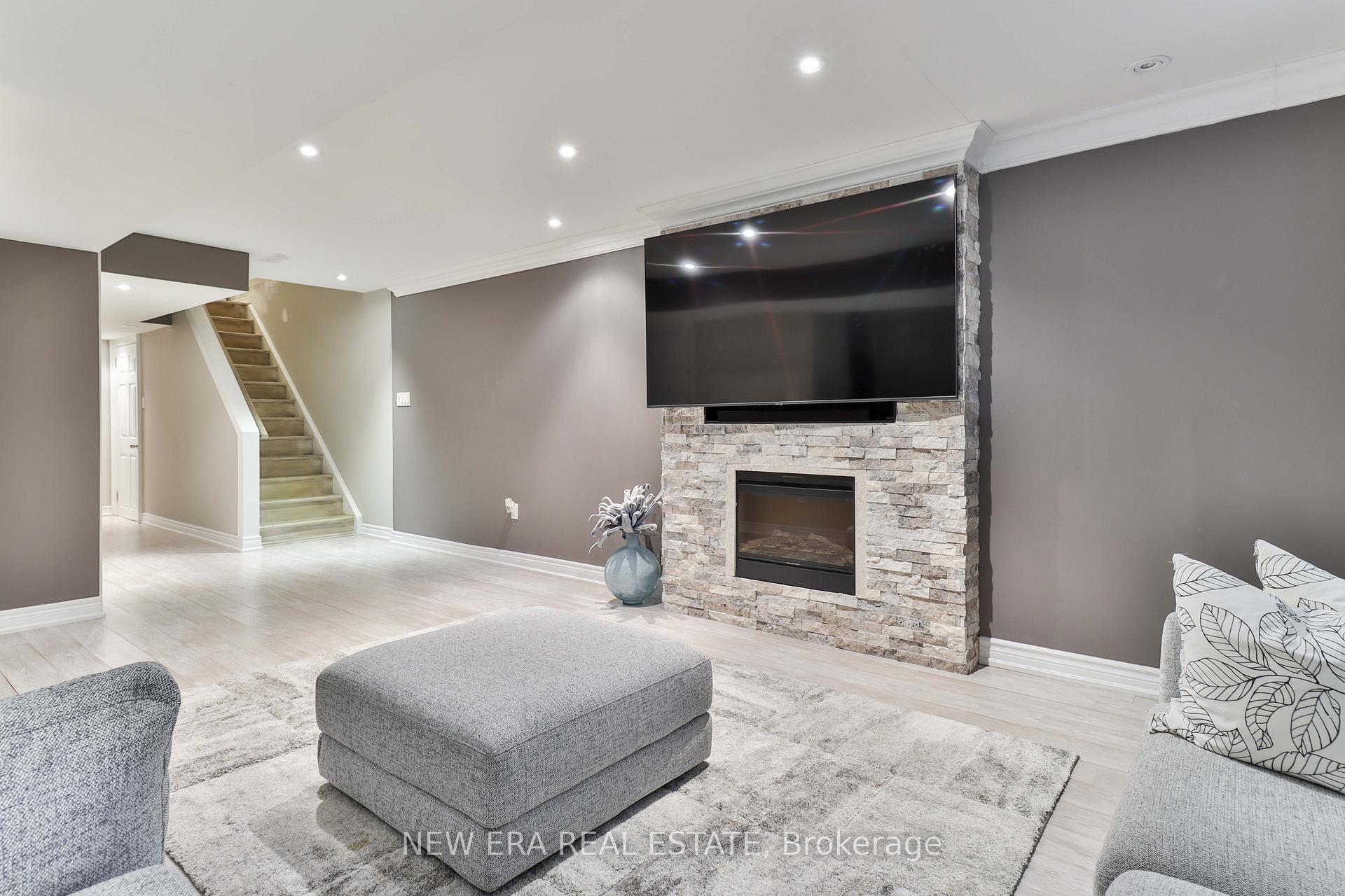 Photo 42 of 5 Sibella Way, Vaughan, Vellore Village — HOMEH