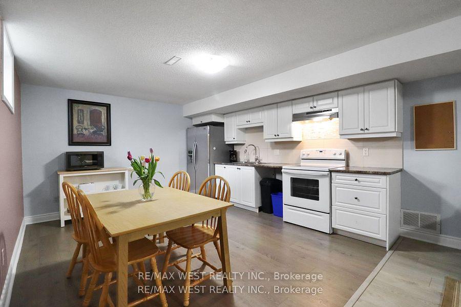 Photo 10 of 19 Radenhurst Crescent, Barrie, Grove East — HOMEH