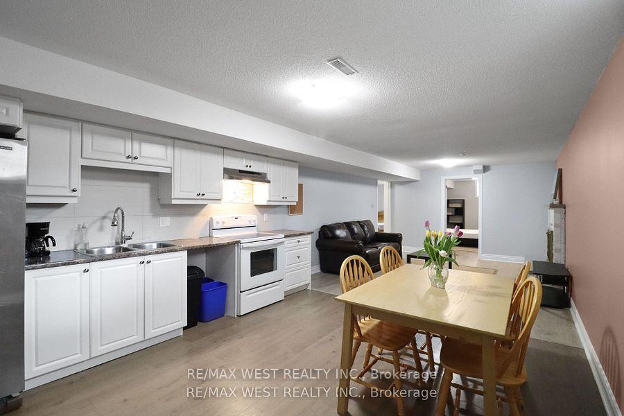 Photo 12 of 19 Radenhurst Crescent, Barrie, Grove East — HOMEH
