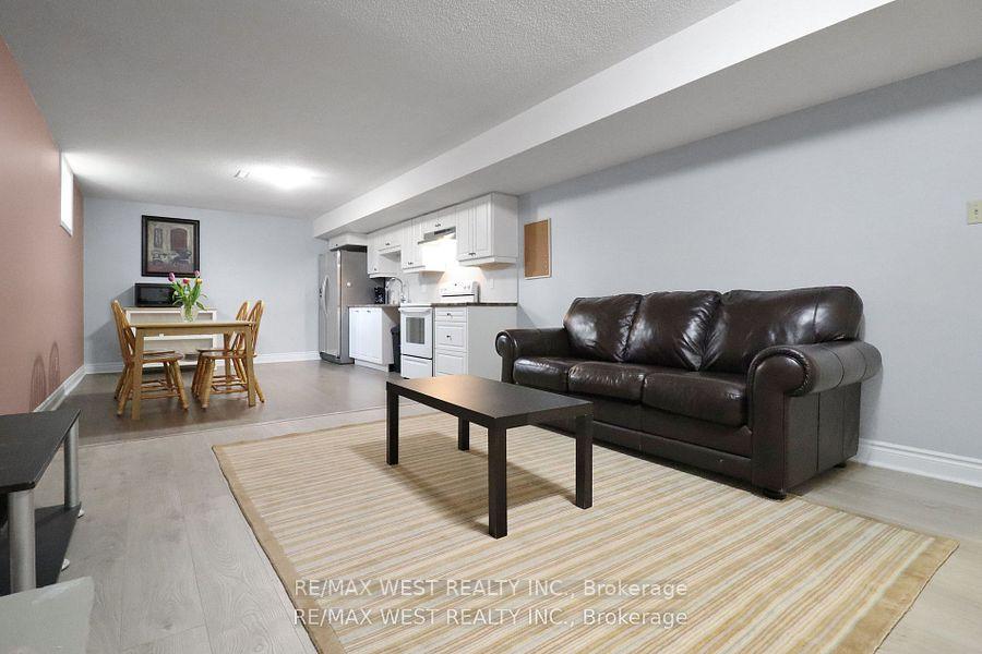 Photo 14 of 19 Radenhurst Crescent, Barrie, Grove East — HOMEH
