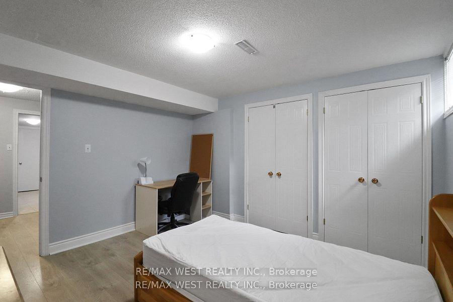 Photo 15 of 19 Radenhurst Crescent, Barrie, Grove East — HOMEH