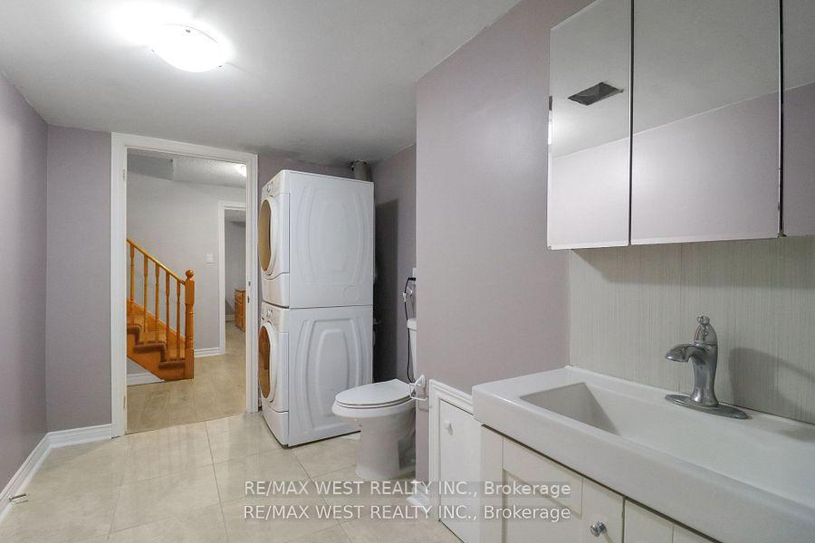 Photo 16 of 19 Radenhurst Crescent, Barrie, Grove East — HOMEH