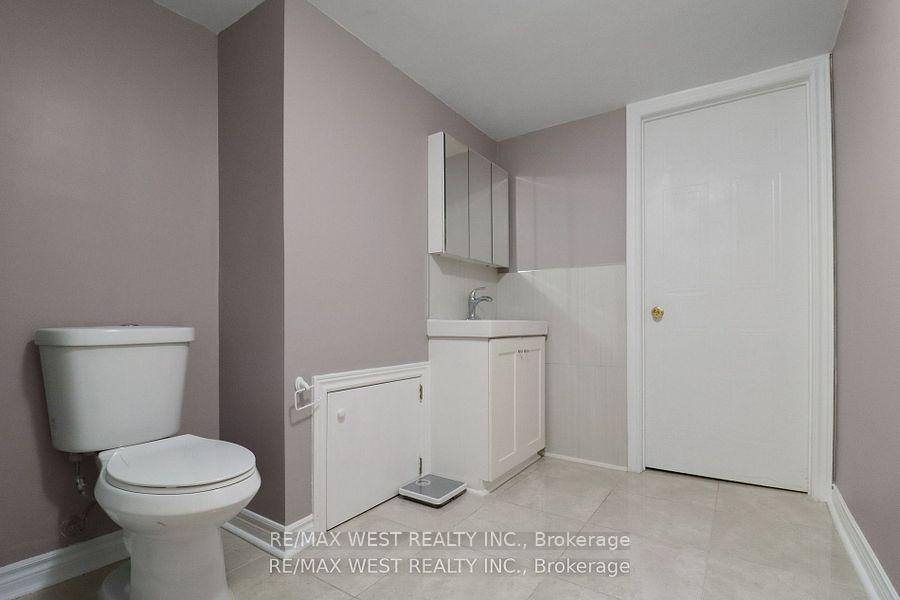 Photo 17 of 19 Radenhurst Crescent, Barrie, Grove East — HOMEH