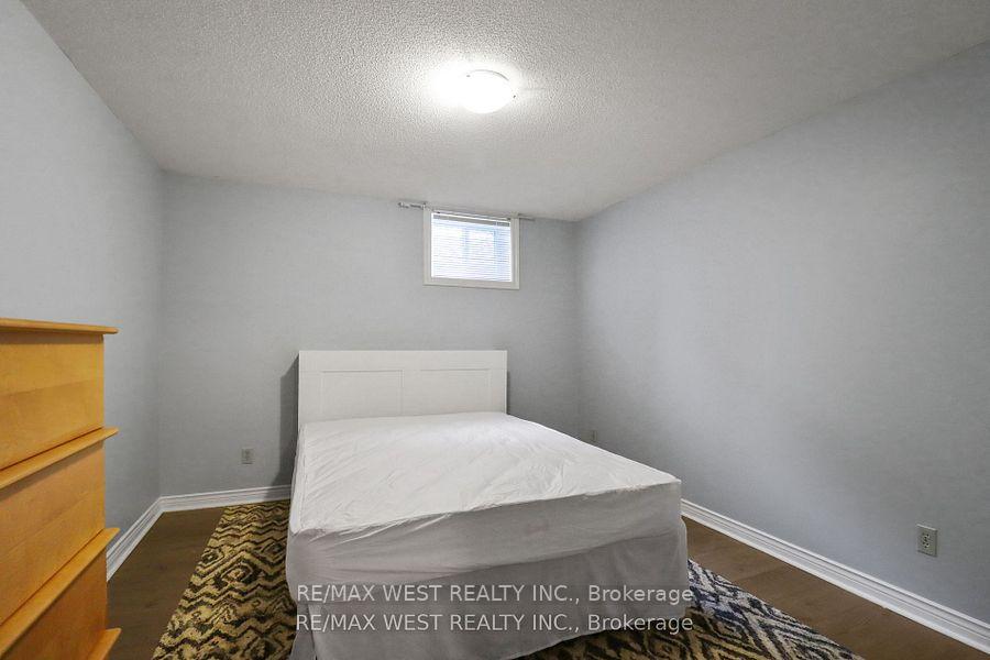 Photo 21 of 19 Radenhurst Crescent, Barrie, Grove East — HOMEH