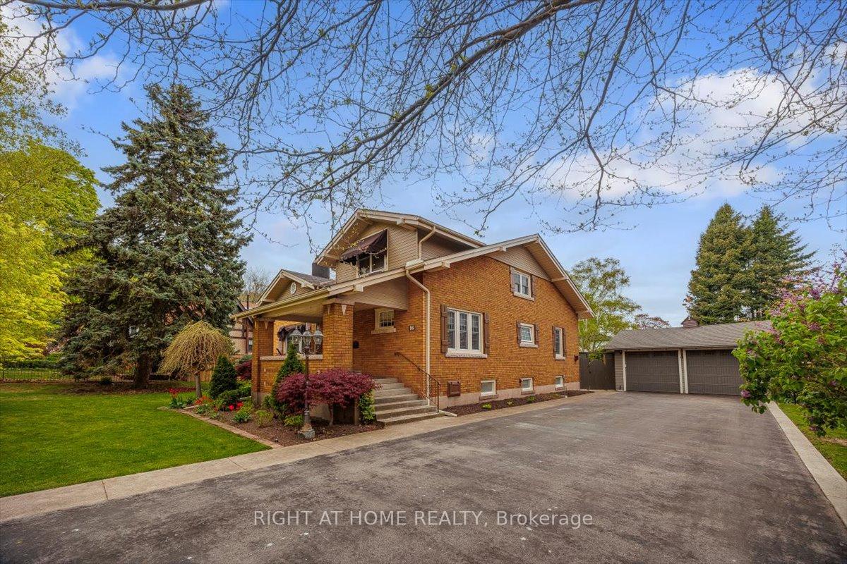 Front of 16 Nelles Boulevard
