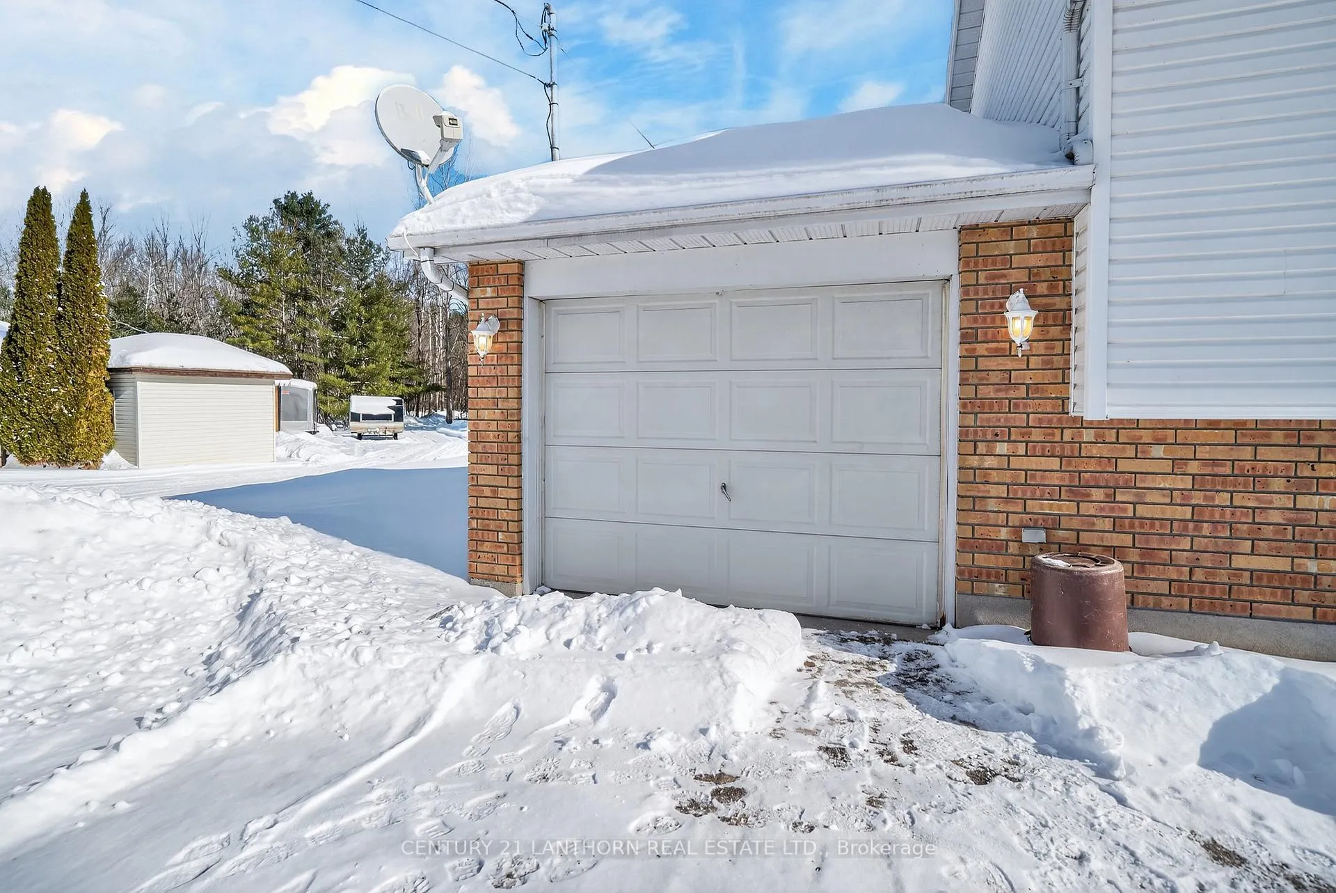 Photo 3 of 8502 62 Highway, Belleville, Thurlow Ward — HOMEH