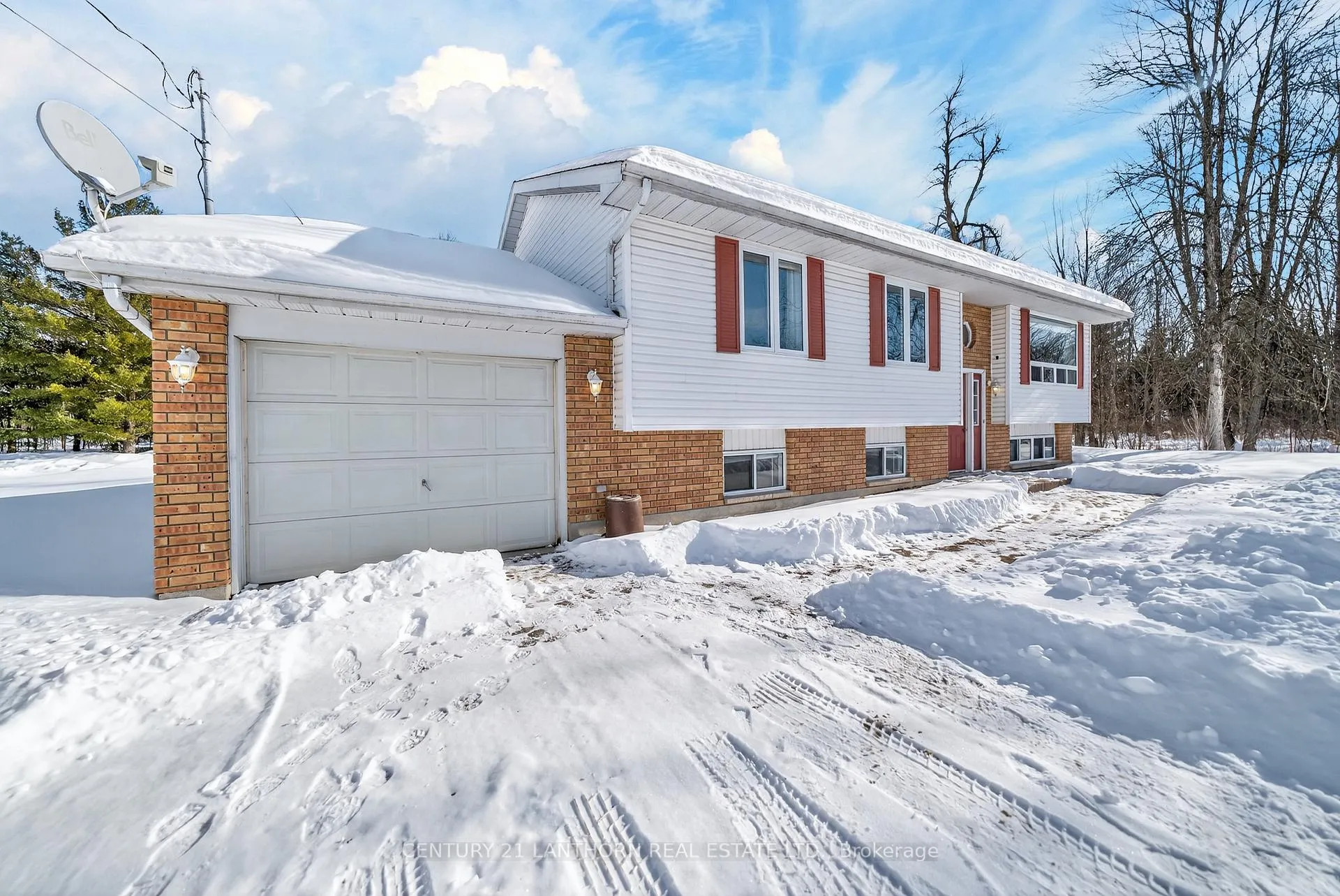 Photo 4 of 8502 62 Highway, Belleville, Thurlow Ward — HOMEH