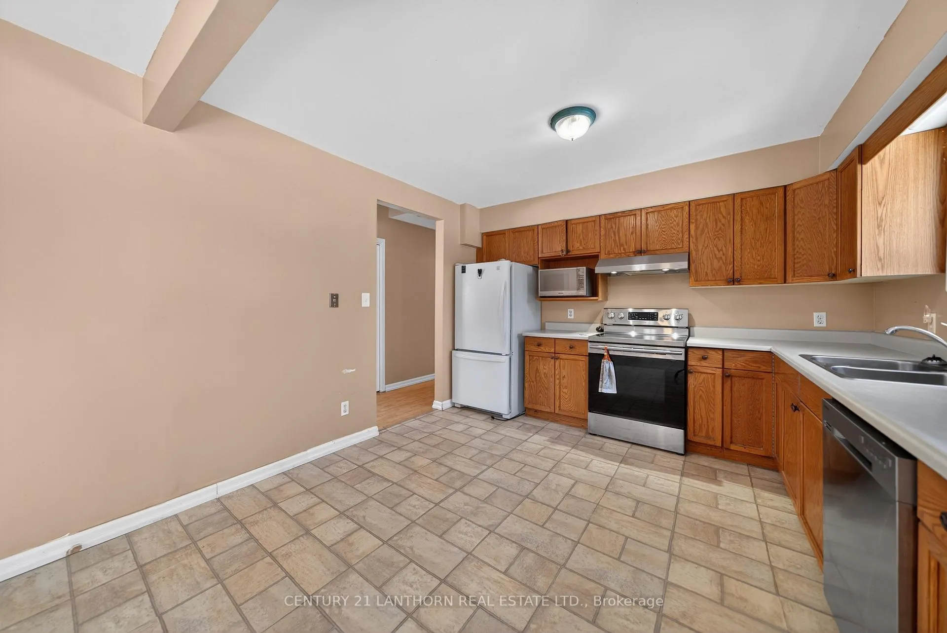 Photo 11 of 8502 62 Highway, Belleville, Thurlow Ward — HOMEH