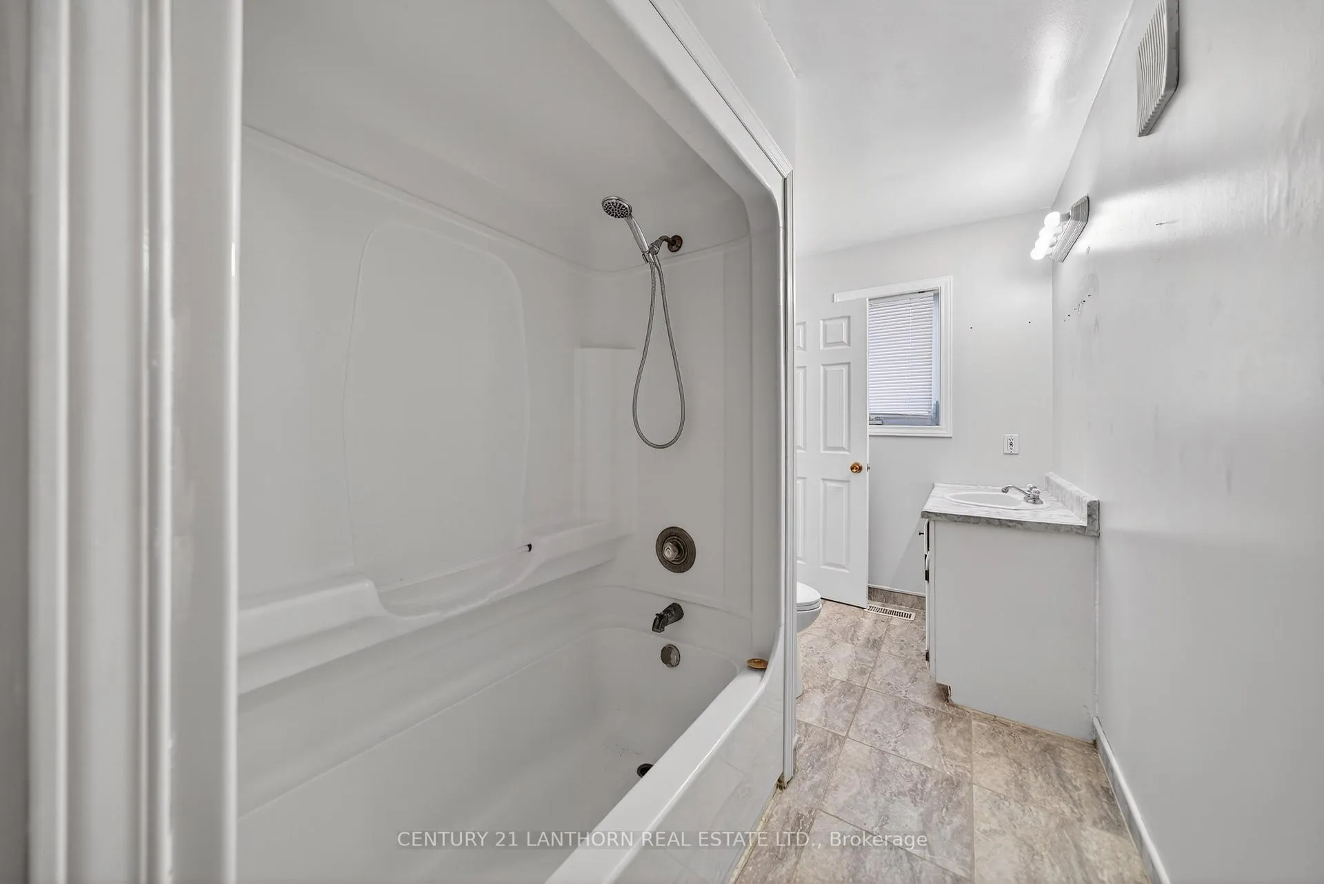 Photo 13 of 8502 62 Highway, Belleville, Thurlow Ward — HOMEH