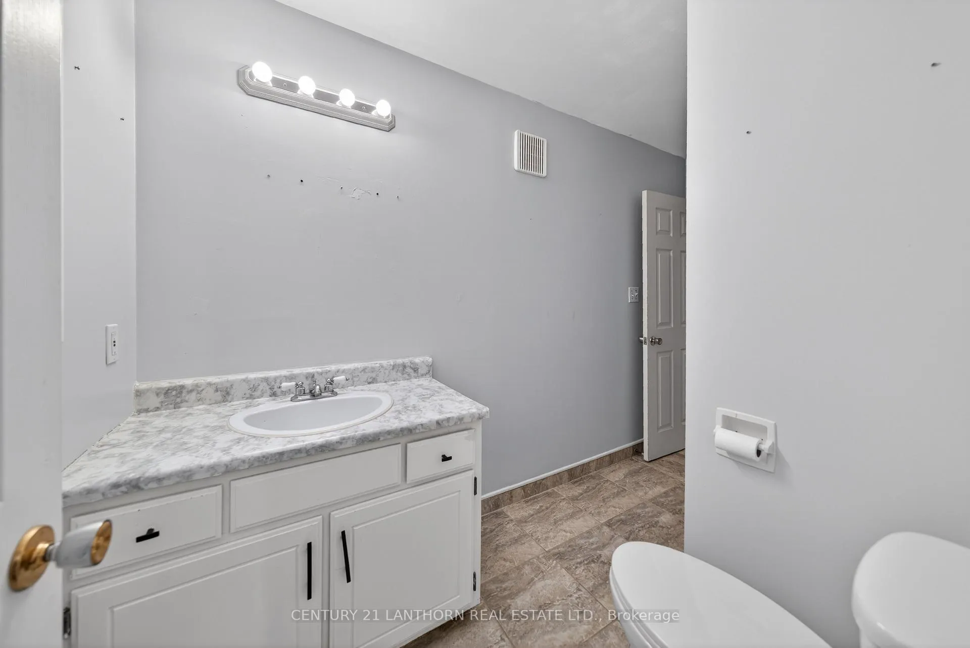 Photo 14 of 8502 62 Highway, Belleville, Thurlow Ward — HOMEH