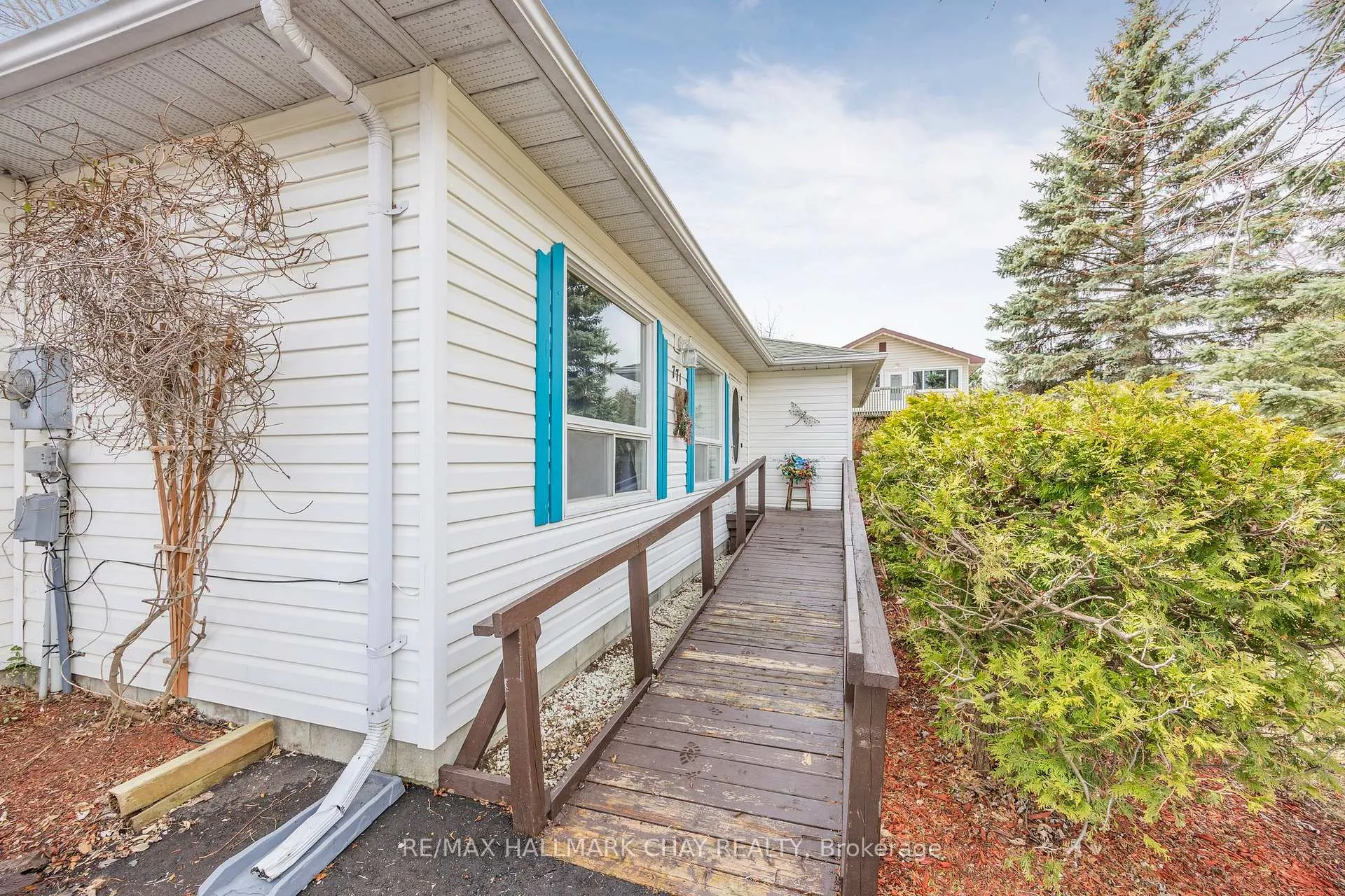 Photo 6 of 771 Roberts Road, Innisfil, Alcona — HOMEH