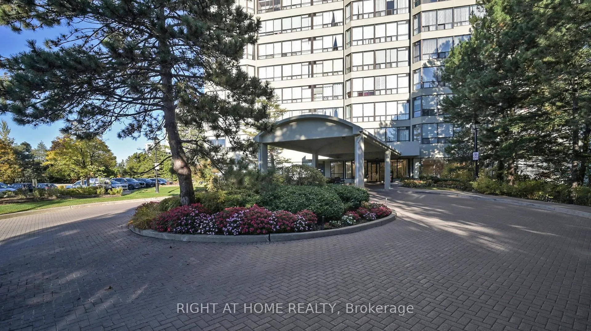 Photo 4 of Unit 2206, 22 Hanover Road, Brampton, Queen Street Corridor — HOMEH