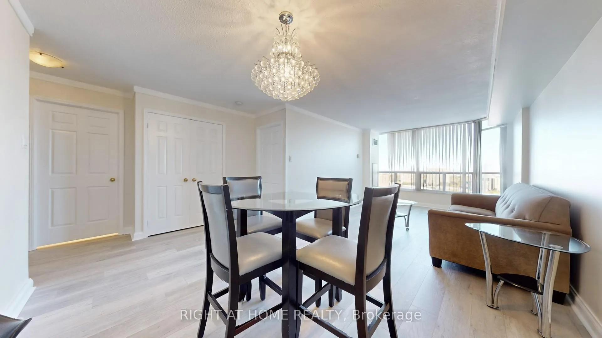 Photo 17 of Unit 2206, 22 Hanover Road, Brampton, Queen Street Corridor — HOMEH