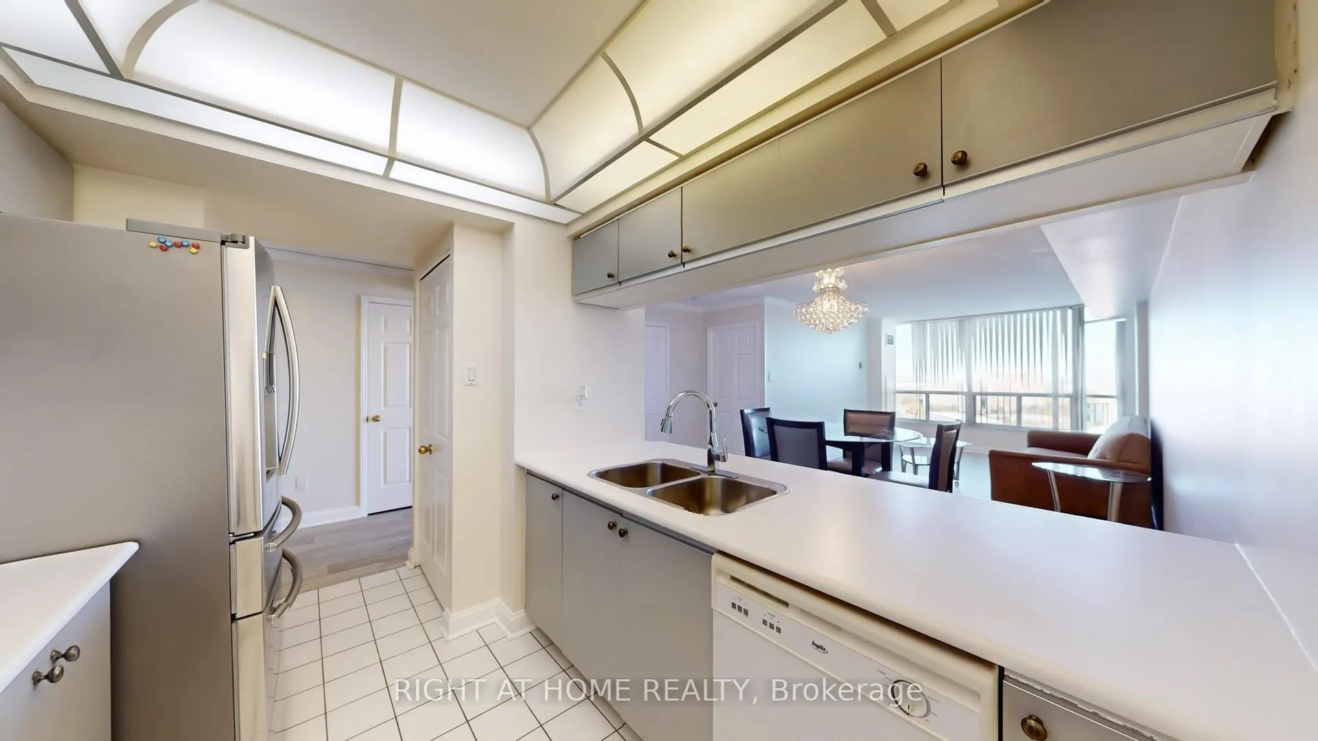 Photo 22 of Unit 2206, 22 Hanover Road, Brampton, Queen Street Corridor — HOMEH