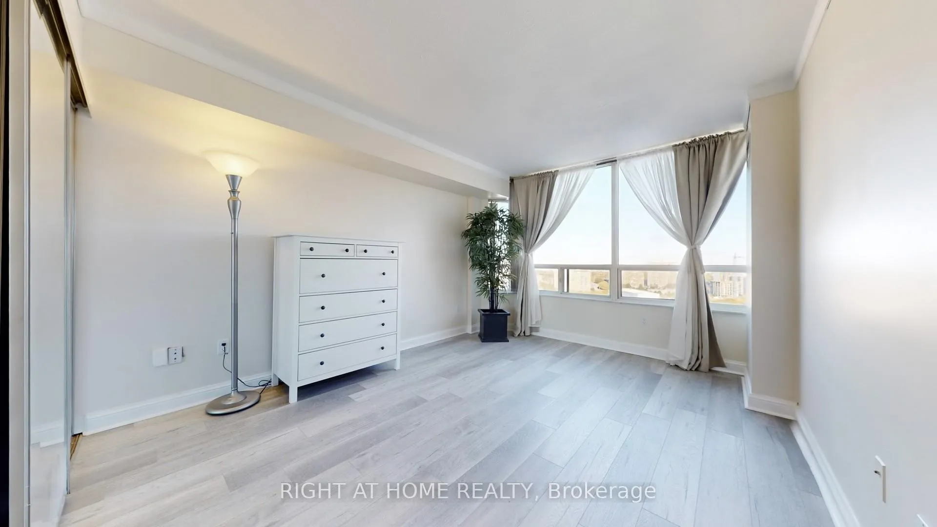 Photo 25 of Unit 2206, 22 Hanover Road, Brampton, Queen Street Corridor — HOMEH