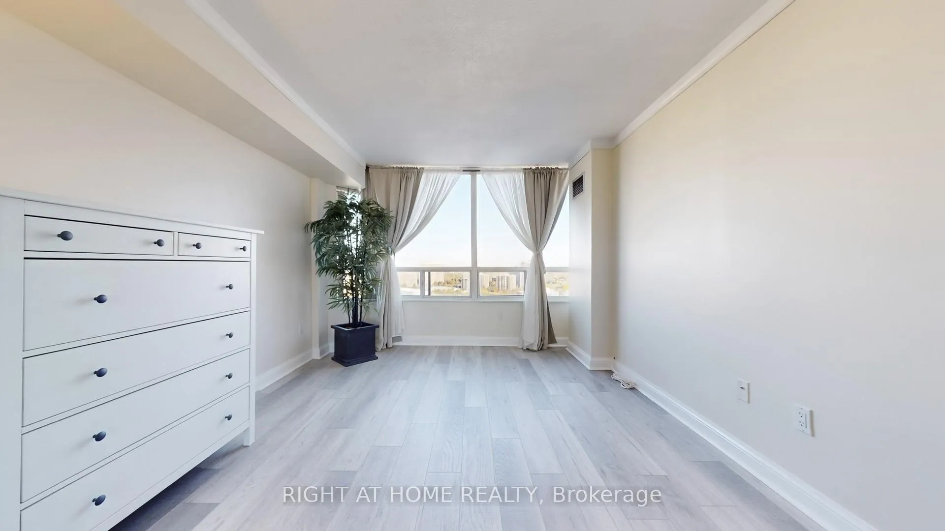 Photo 26 of Unit 2206, 22 Hanover Road, Brampton, Queen Street Corridor — HOMEH