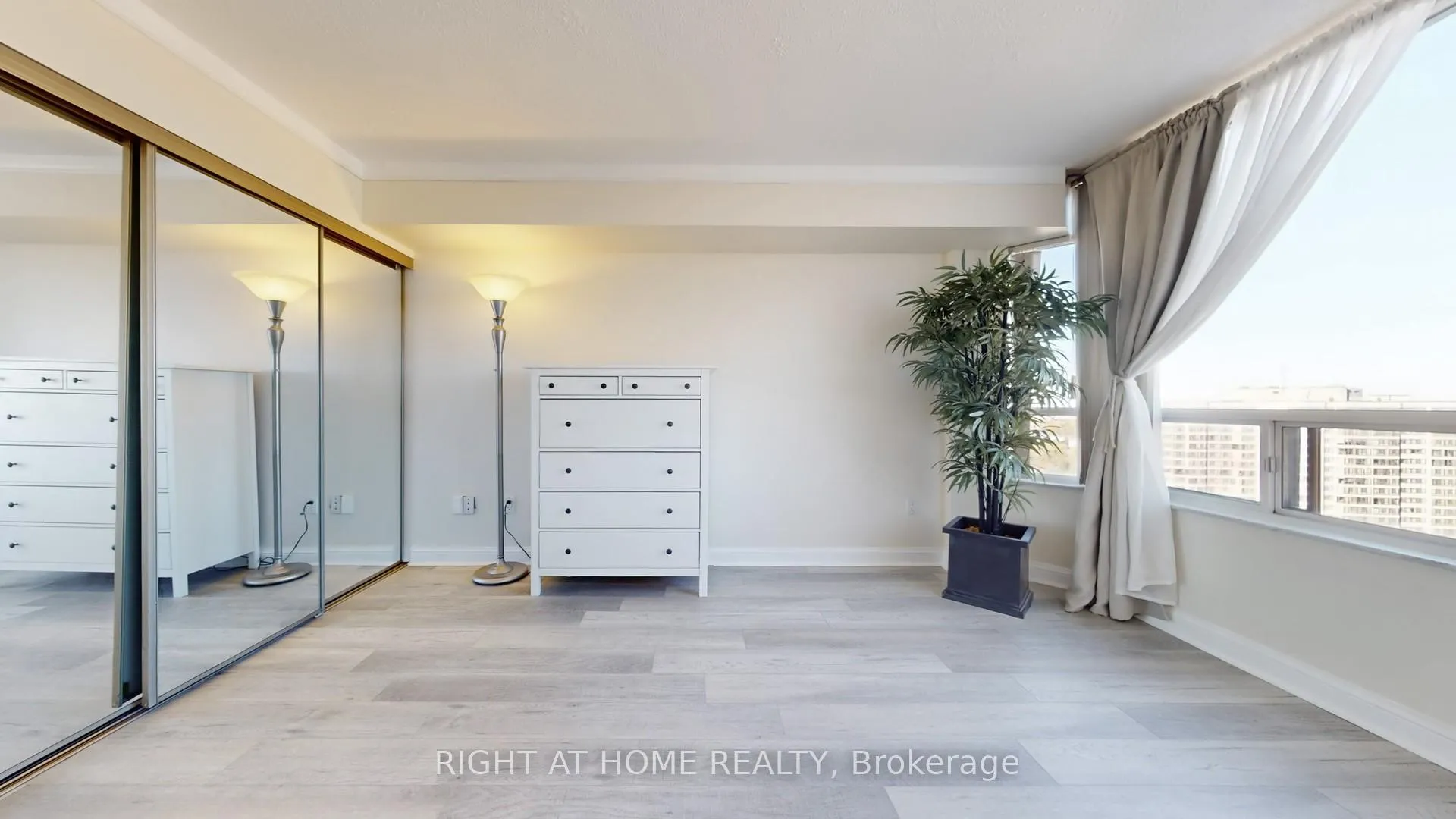 Photo 28 of Unit 2206, 22 Hanover Road, Brampton, Queen Street Corridor — HOMEH