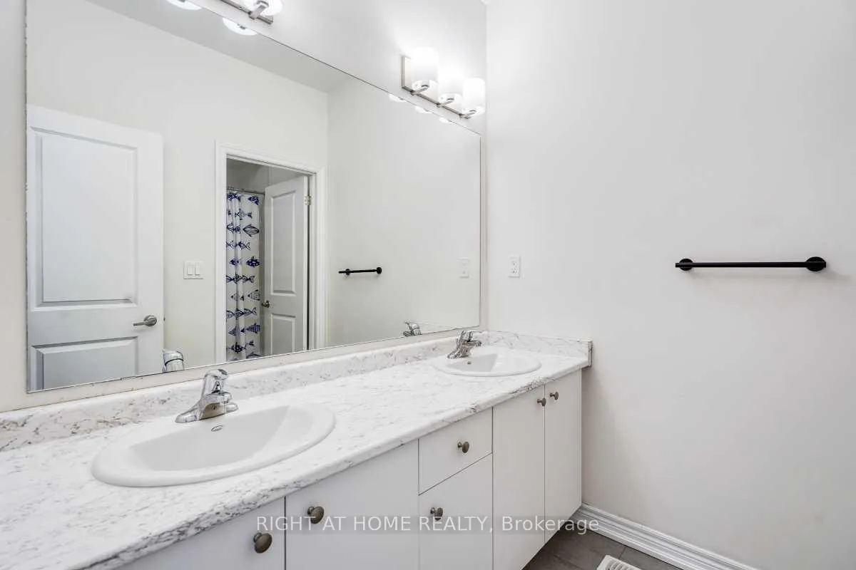 Photo 16 of 33 Auckland Drive, Whitby, Rural Whitby — HOMEH