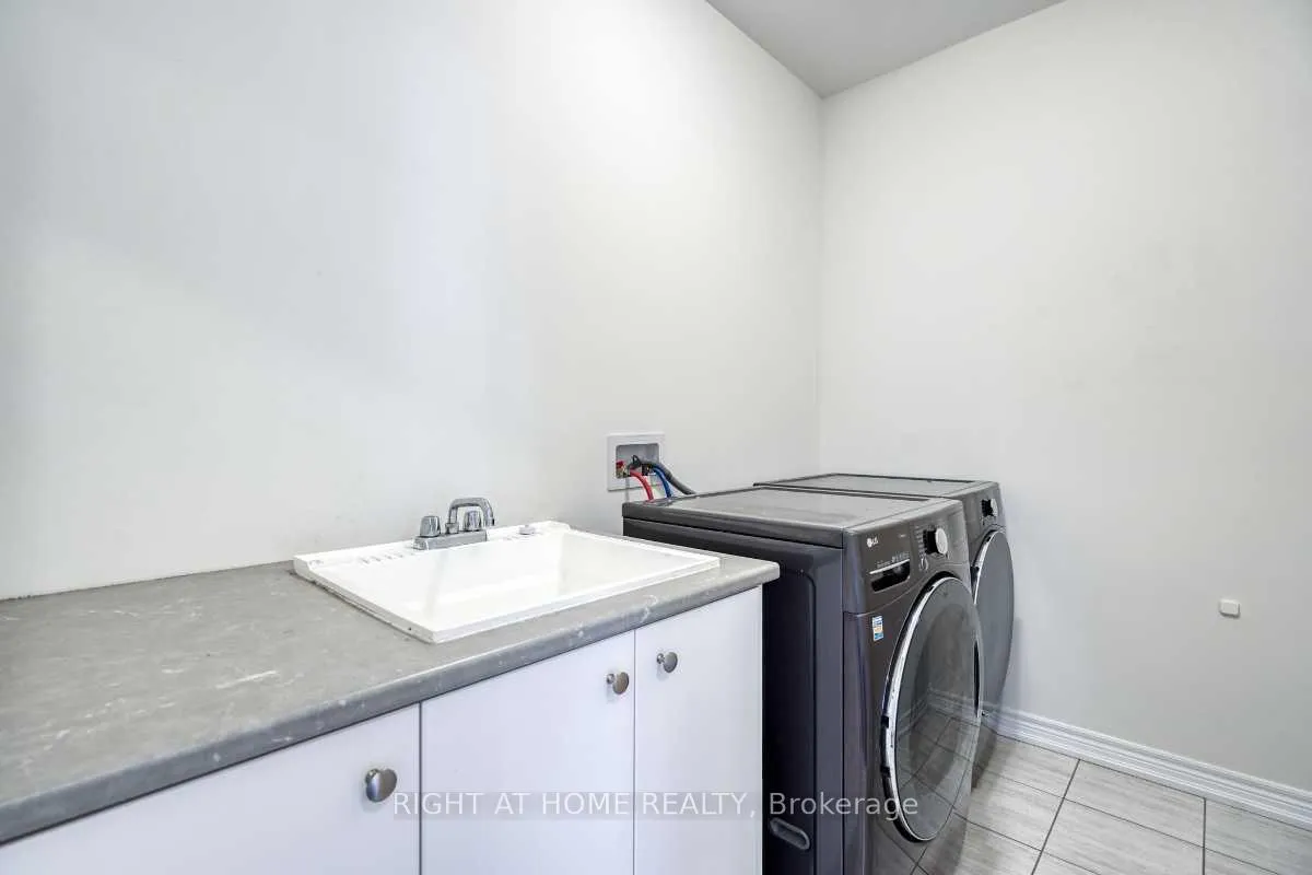Photo 18 of 33 Auckland Drive, Whitby, Rural Whitby — HOMEH