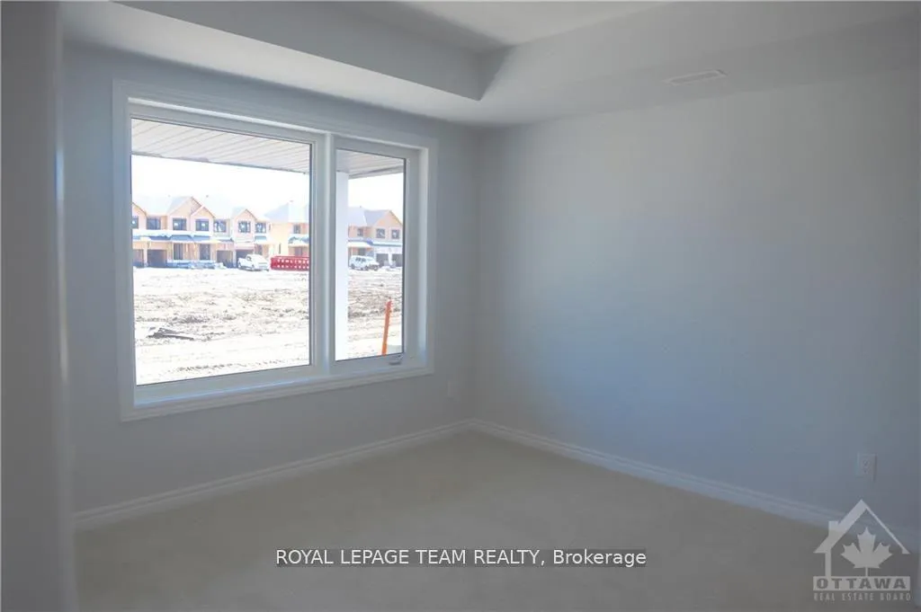 Photo 3 of 110 Kyanite Lane, Ottawa, Barrhaven - Heritage Park — HOMEH