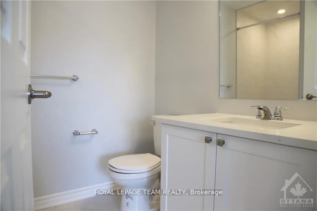 Photo 4 of 110 Kyanite Lane, Ottawa, Barrhaven - Heritage Park — HOMEH