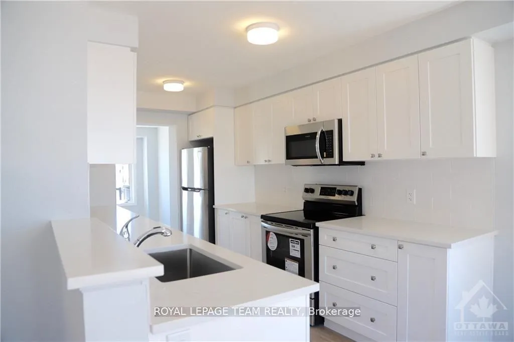 Photo 6 of 110 Kyanite Lane, Ottawa, Barrhaven - Heritage Park — HOMEH