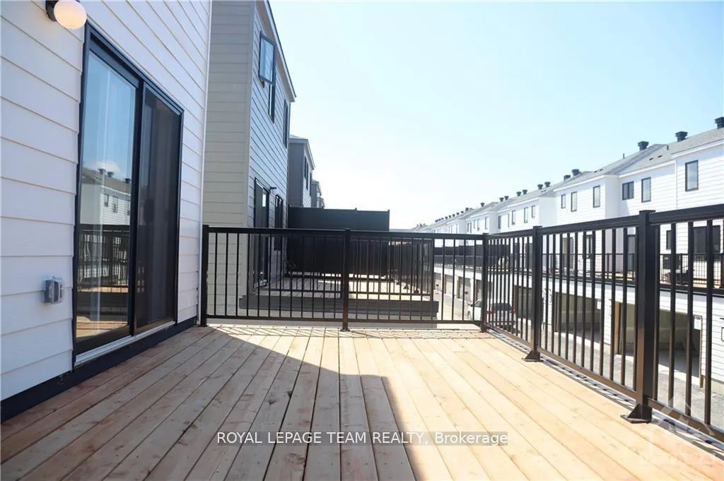 Photo 10 of 110 Kyanite Lane, Ottawa, Barrhaven - Heritage Park — HOMEH