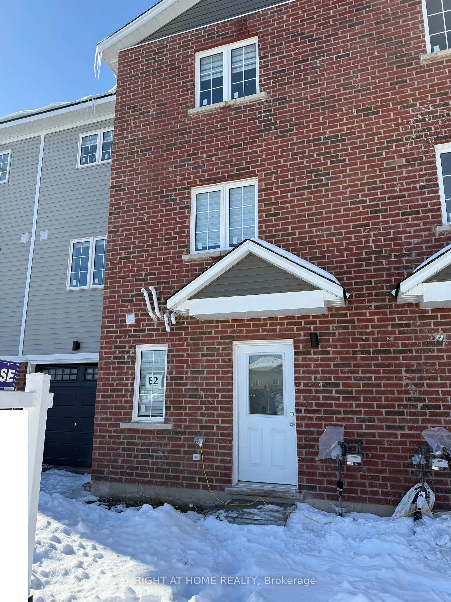 Photo 1 of Unit 38, 133 Highriver Trail, Welland, Broadway — HOMEH