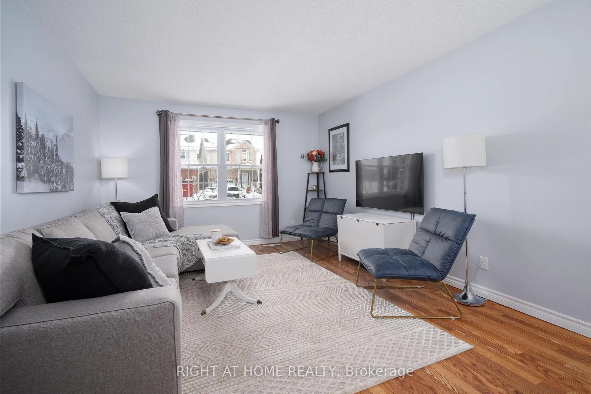 Photo 4 of 141 Glovers Road, Oshawa, Samac — HOMEH