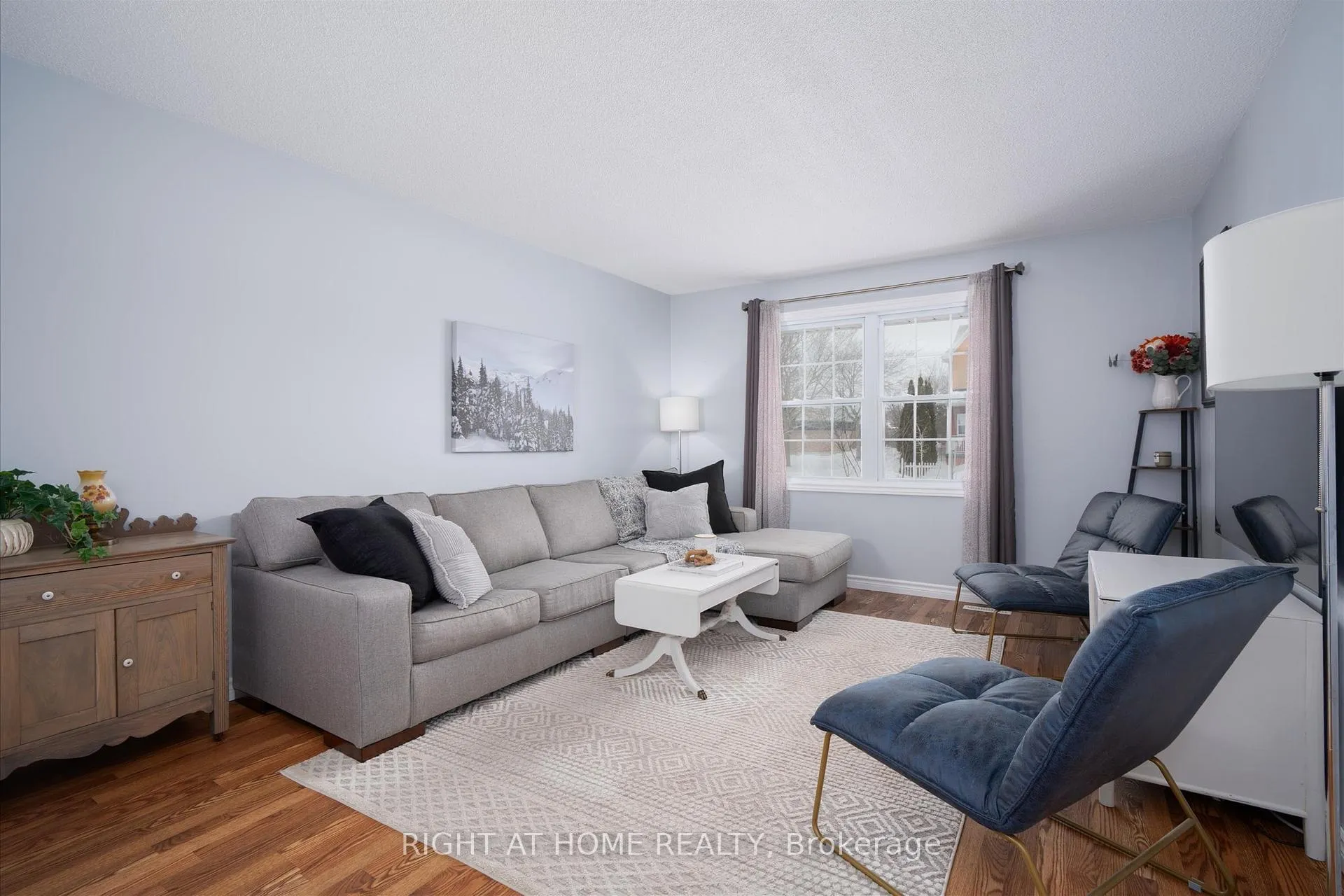Photo 5 of 141 Glovers Road, Oshawa, Samac — HOMEH