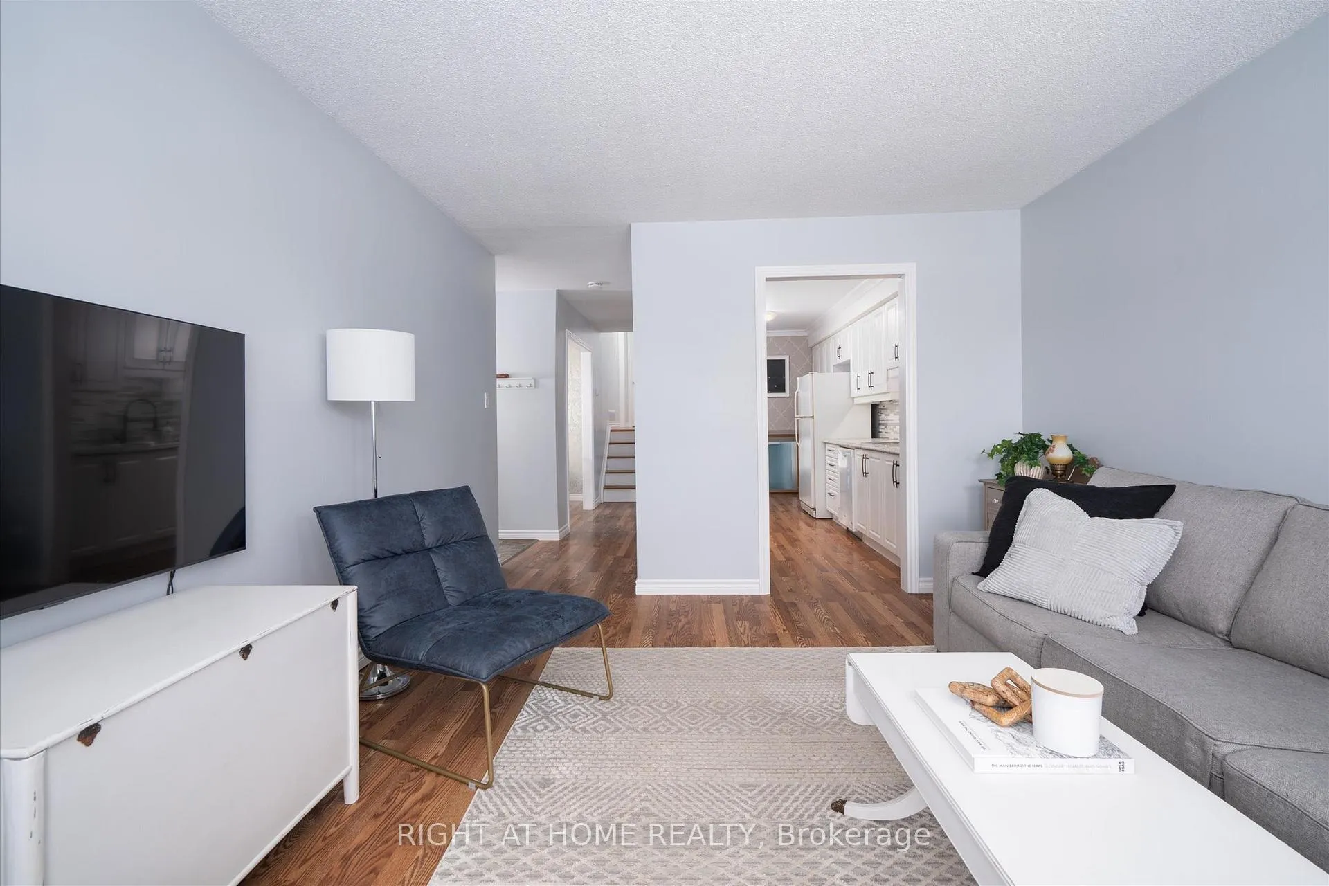 Photo 6 of 141 Glovers Road, Oshawa, Samac — HOMEH