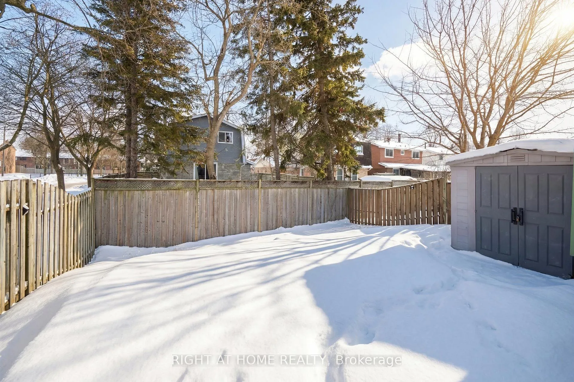 Photo 21 of 141 Glovers Road, Oshawa, Samac — HOMEH