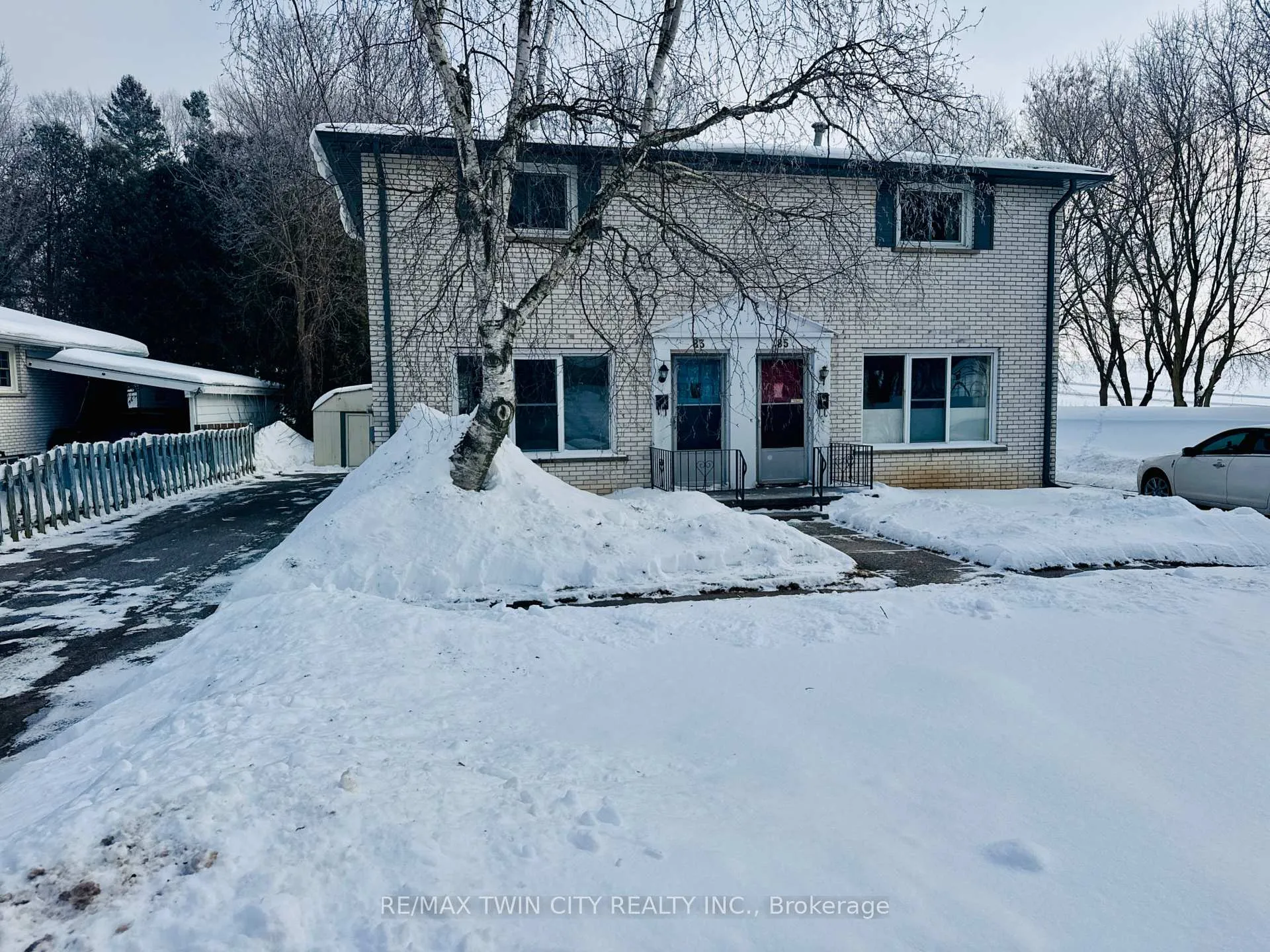 Photo 2 of 83 Elm Street, Norfolk, Simcoe — HOMEH