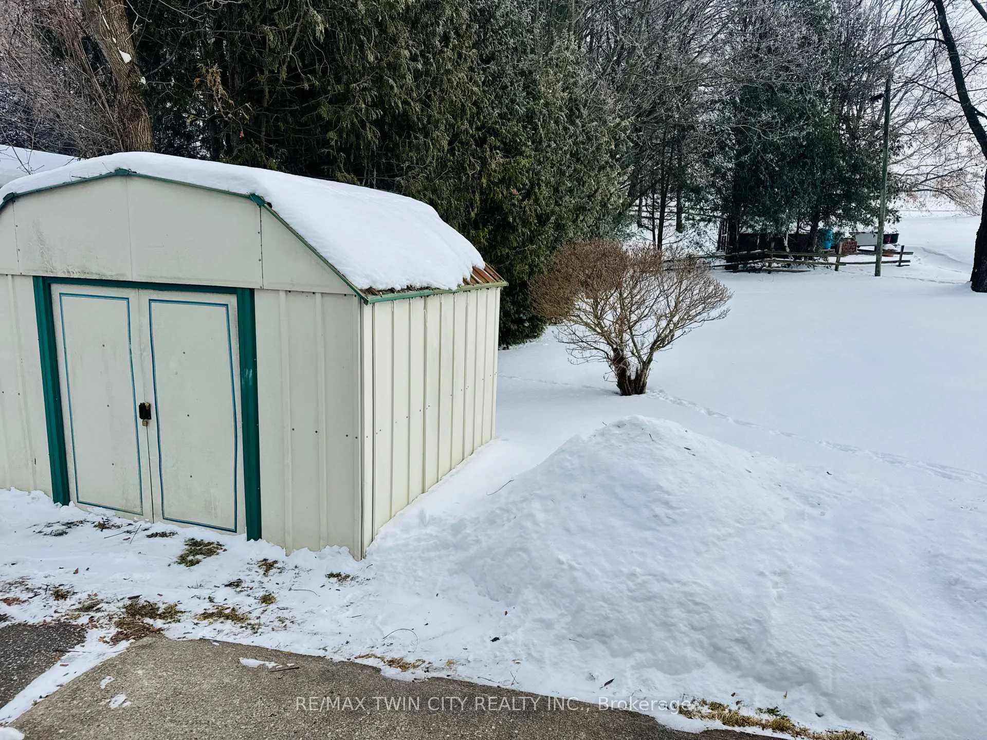 Photo 8 of 83 Elm Street, Norfolk, Simcoe — HOMEH
