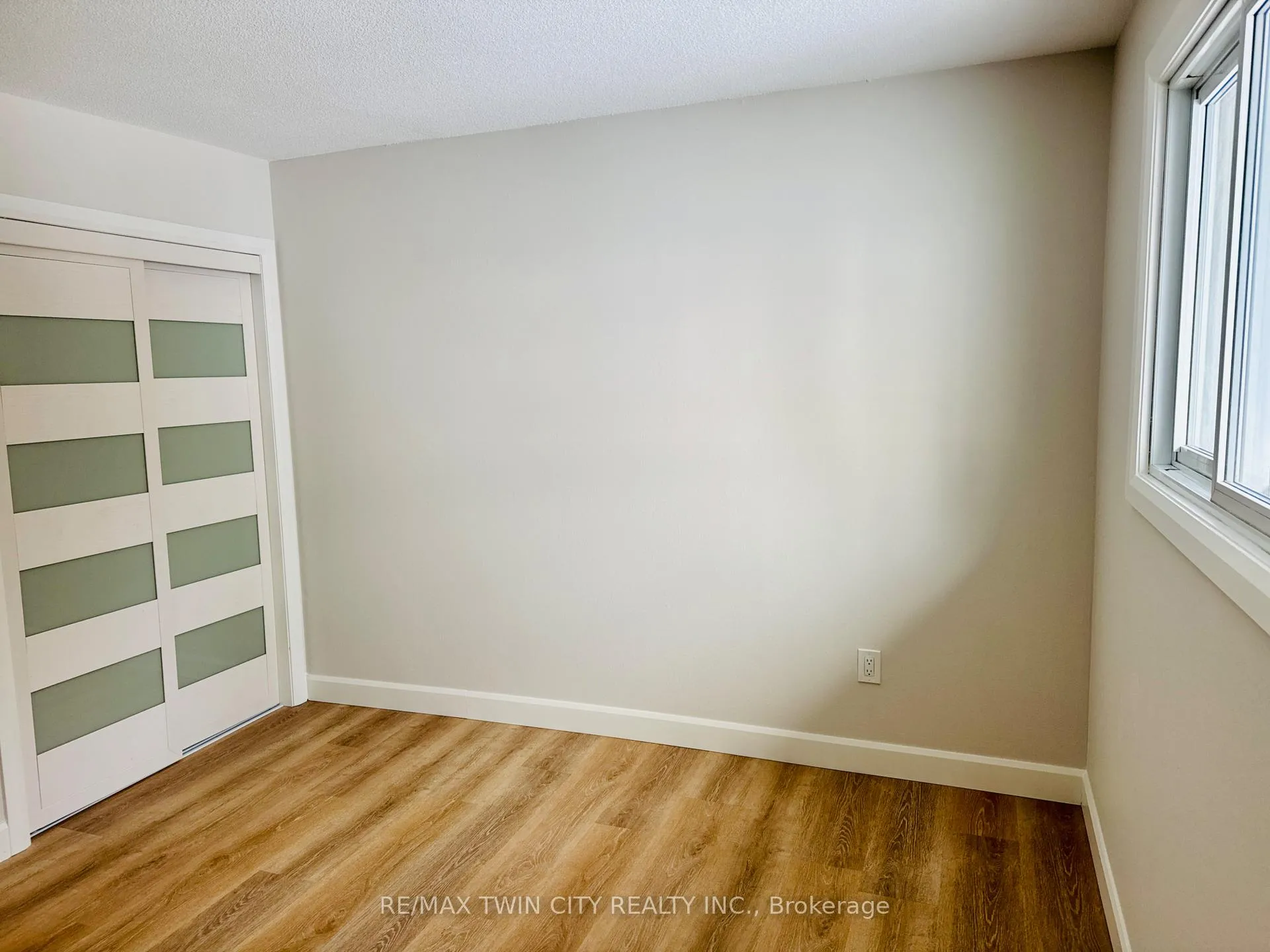 Photo 9 of 83 Elm Street, Norfolk, Simcoe — HOMEH