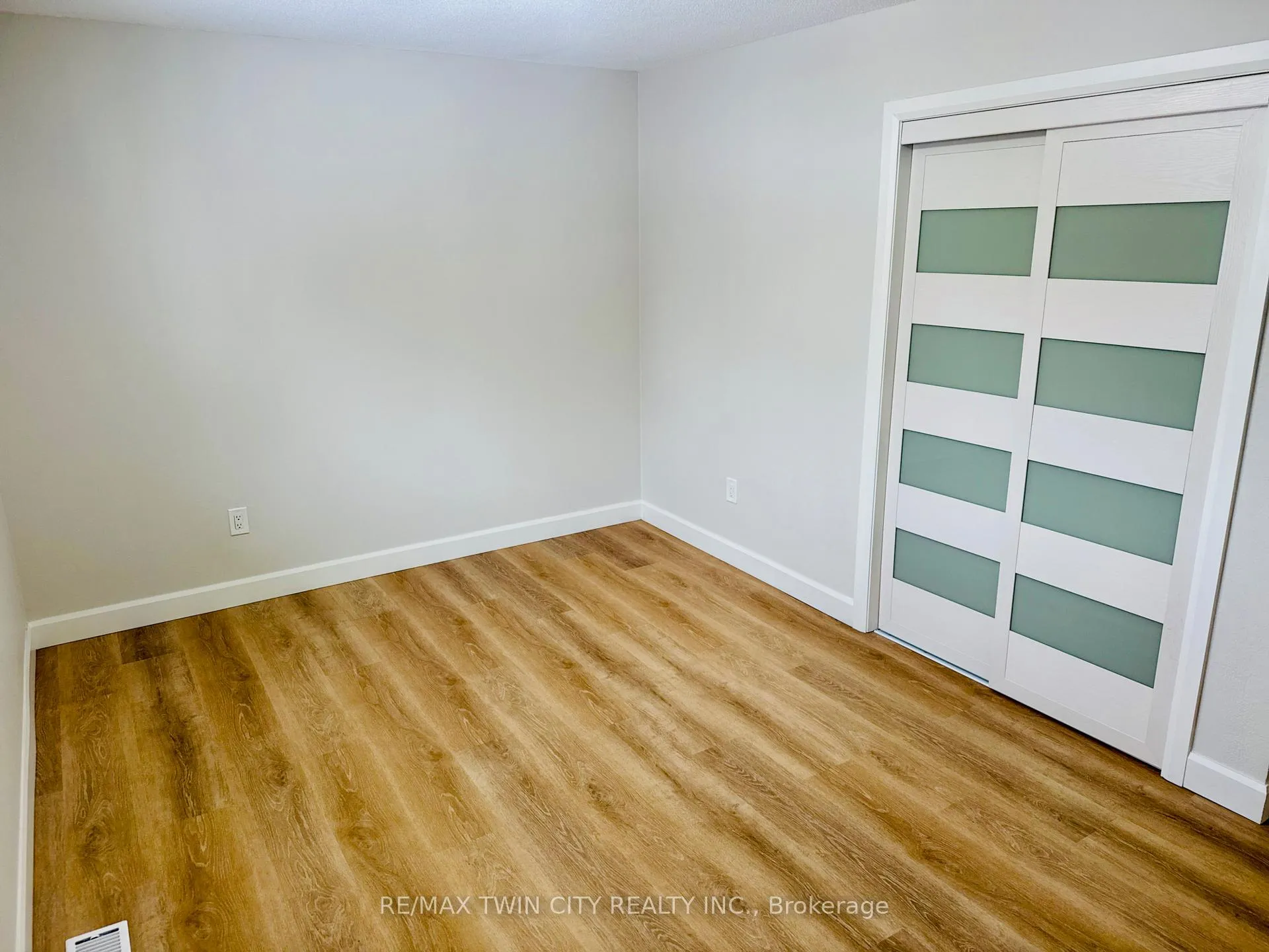 Photo 12 of 83 Elm Street, Norfolk, Simcoe — HOMEH