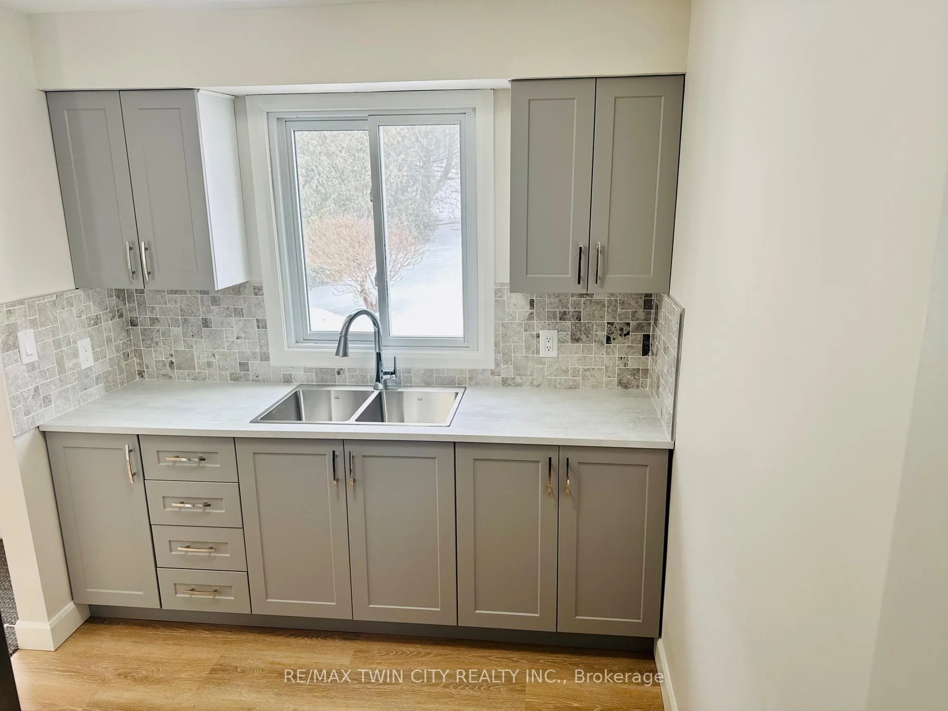 Photo 19 of 83 Elm Street, Norfolk, Simcoe — HOMEH