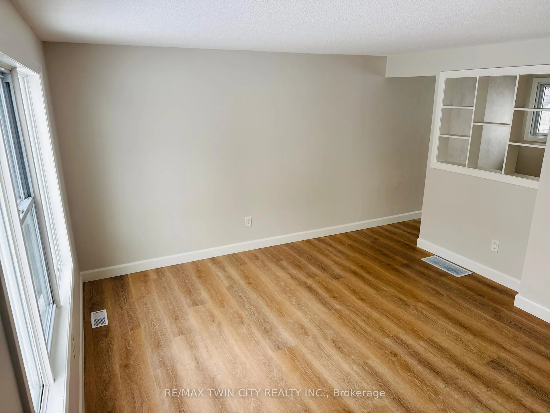 Photo 26 of 83 Elm Street, Norfolk, Simcoe — HOMEH