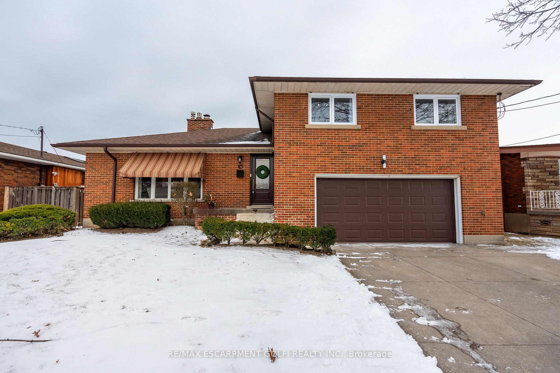 Photo 1 of 43 Bruce Park Drive, Hamilton, Centremount — HOMEH