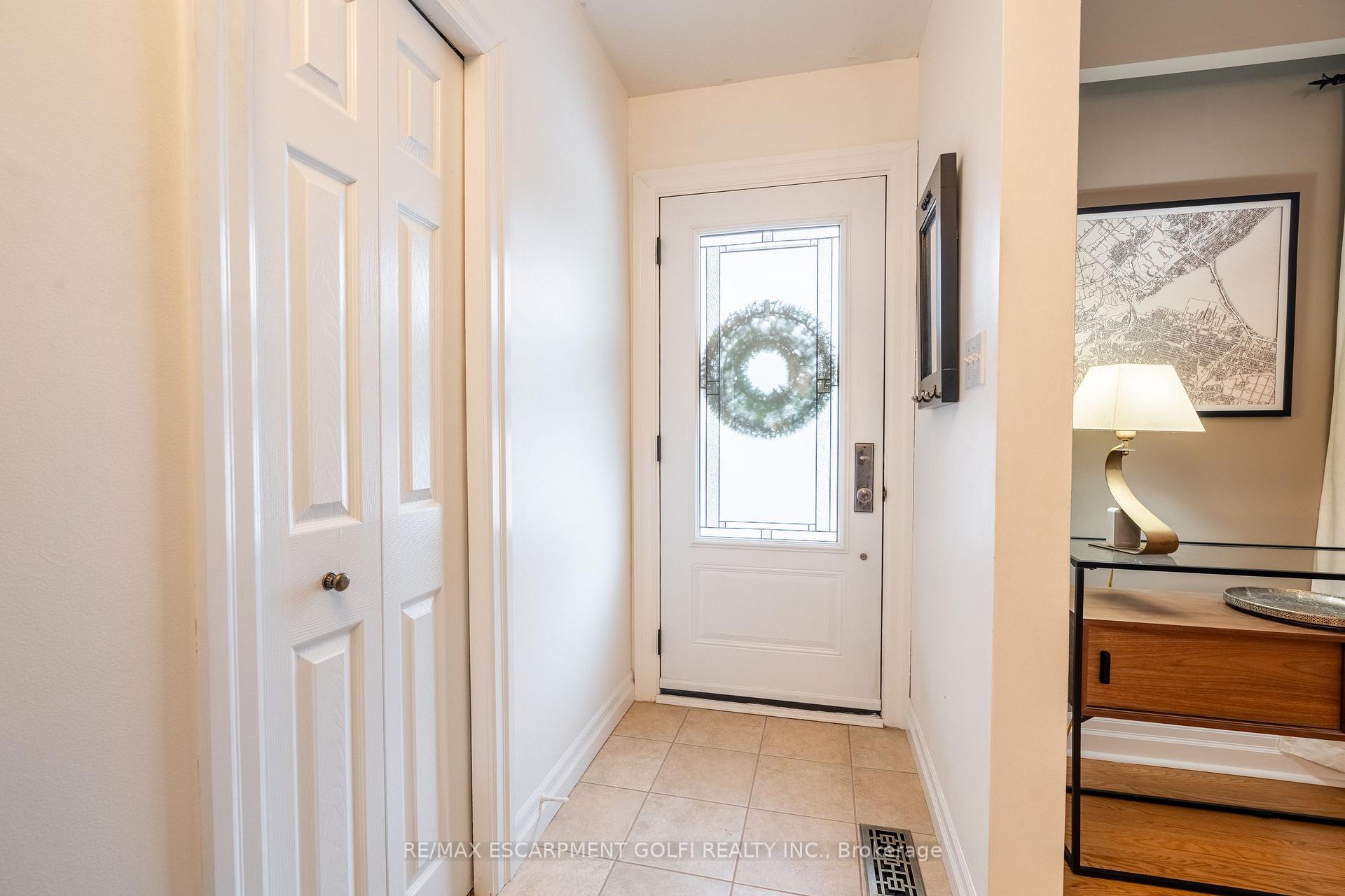 Photo 3 of 43 Bruce Park Drive, Hamilton, Centremount — HOMEH