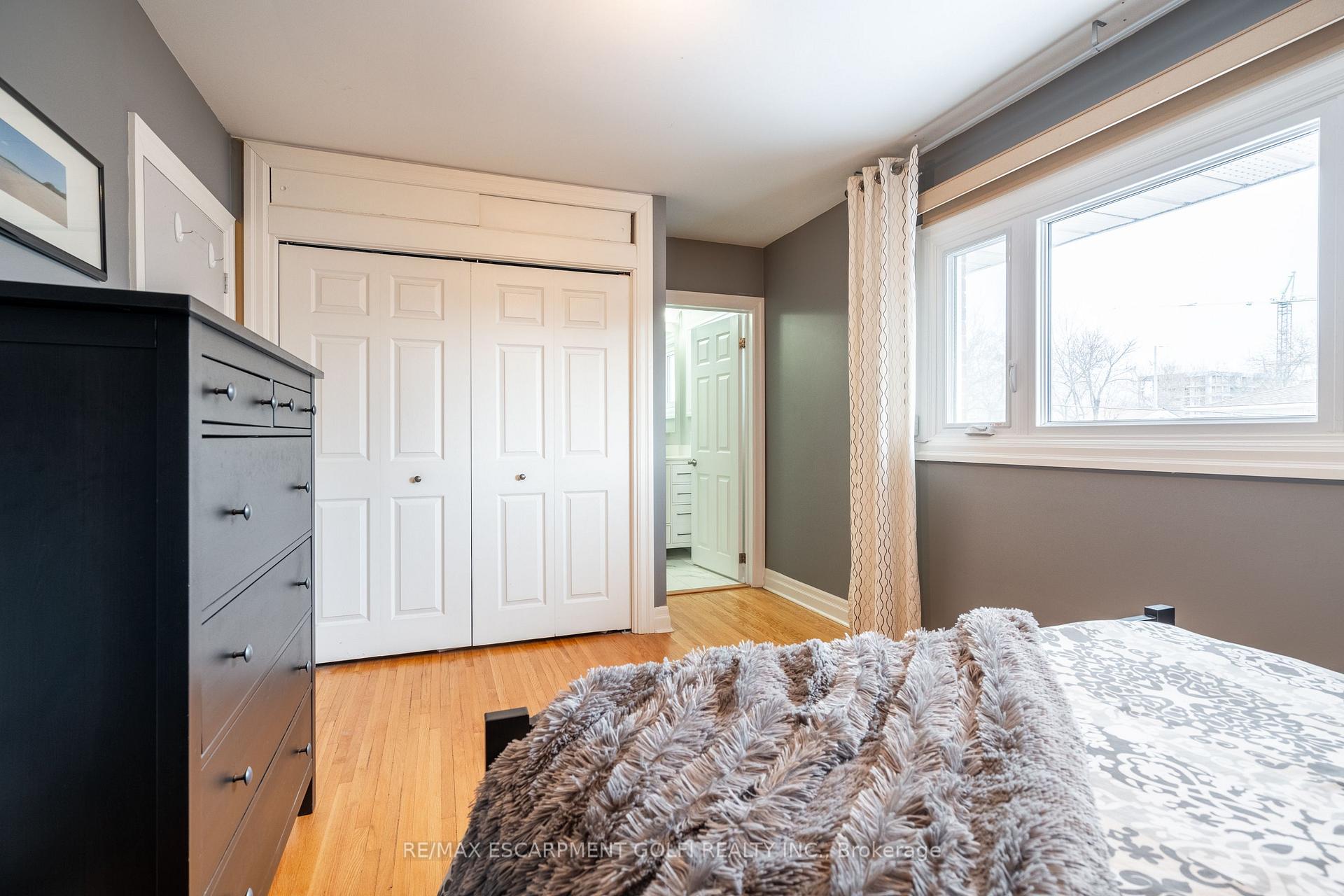 Photo 15 of 43 Bruce Park Drive, Hamilton, Centremount — HOMEH