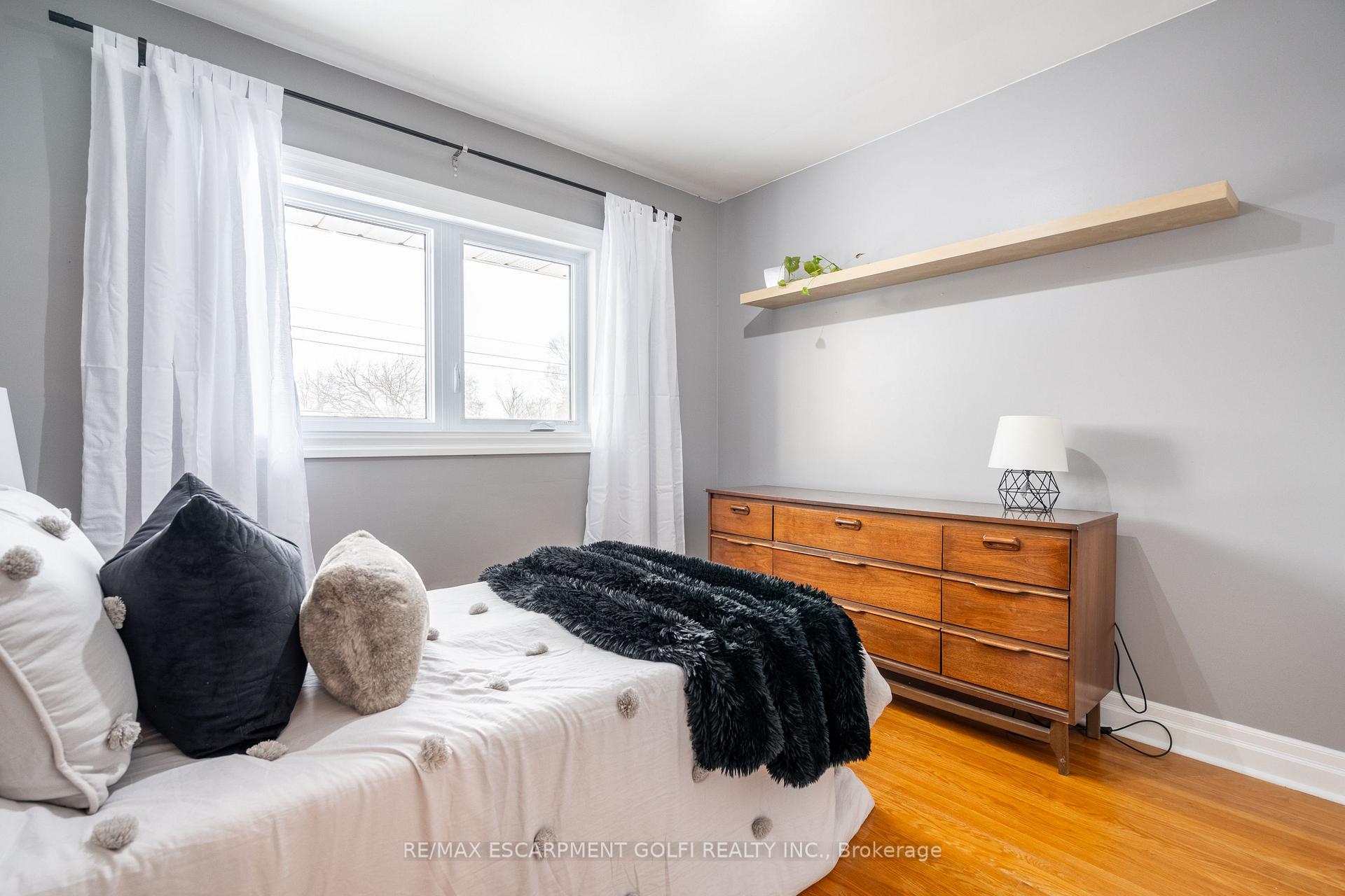 Photo 20 of 43 Bruce Park Drive, Hamilton, Centremount — HOMEH