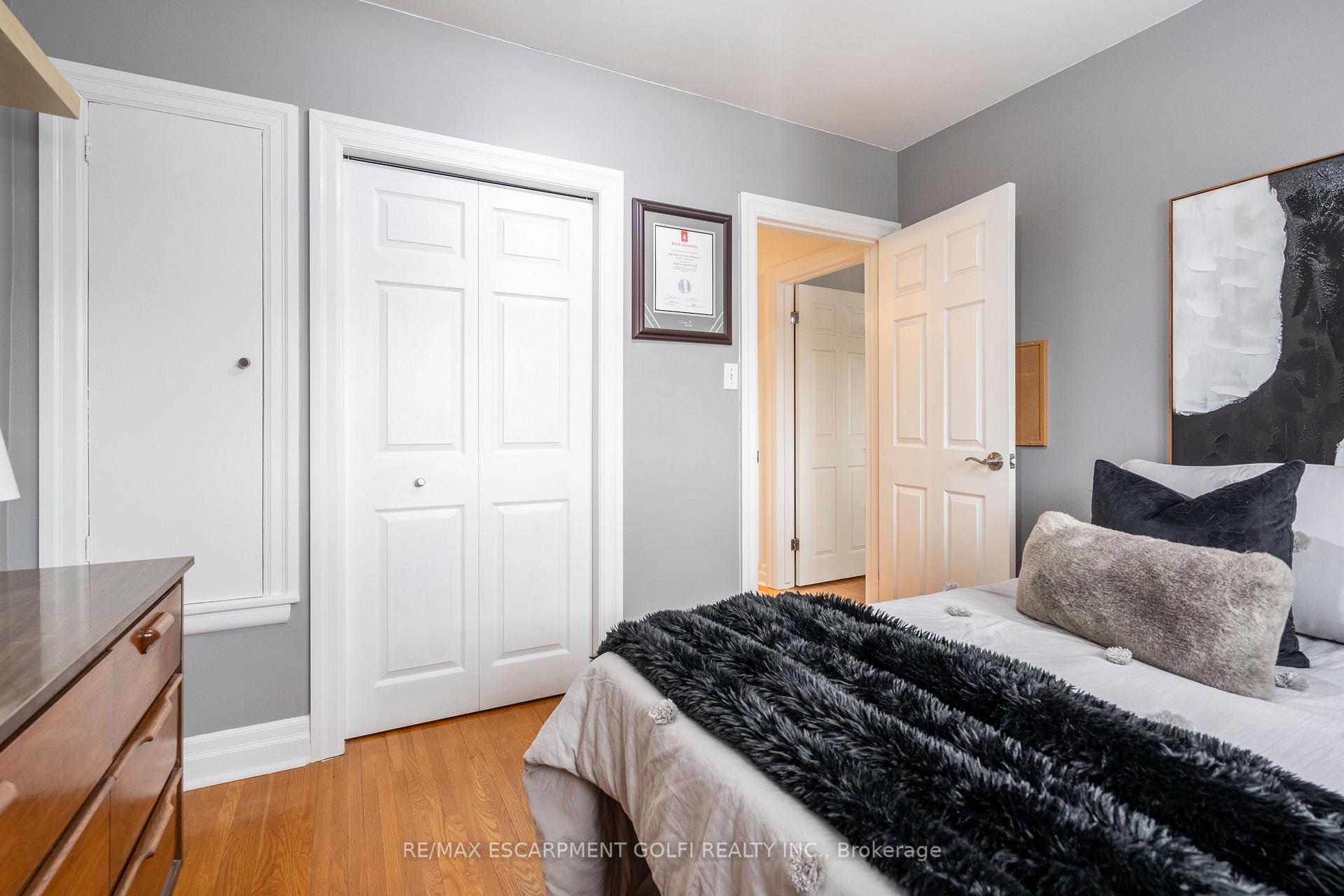 Photo 21 of 43 Bruce Park Drive, Hamilton, Centremount — HOMEH