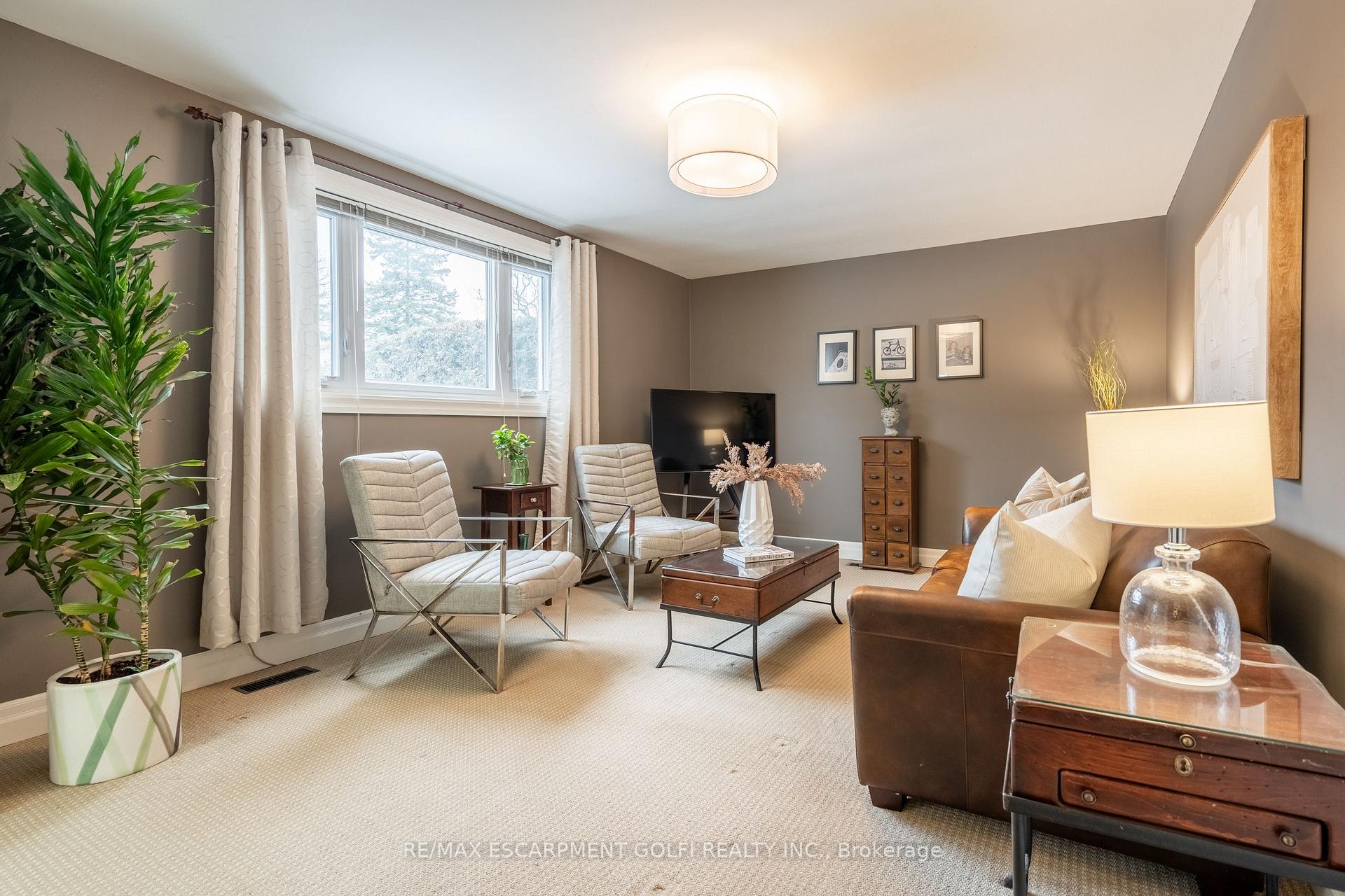 Photo 24 of 43 Bruce Park Drive, Hamilton, Centremount — HOMEH