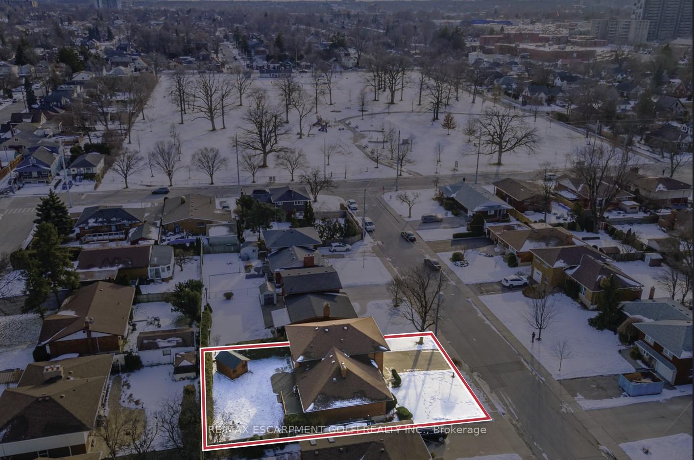 Photo 36 of 43 Bruce Park Drive, Hamilton, Centremount — HOMEH